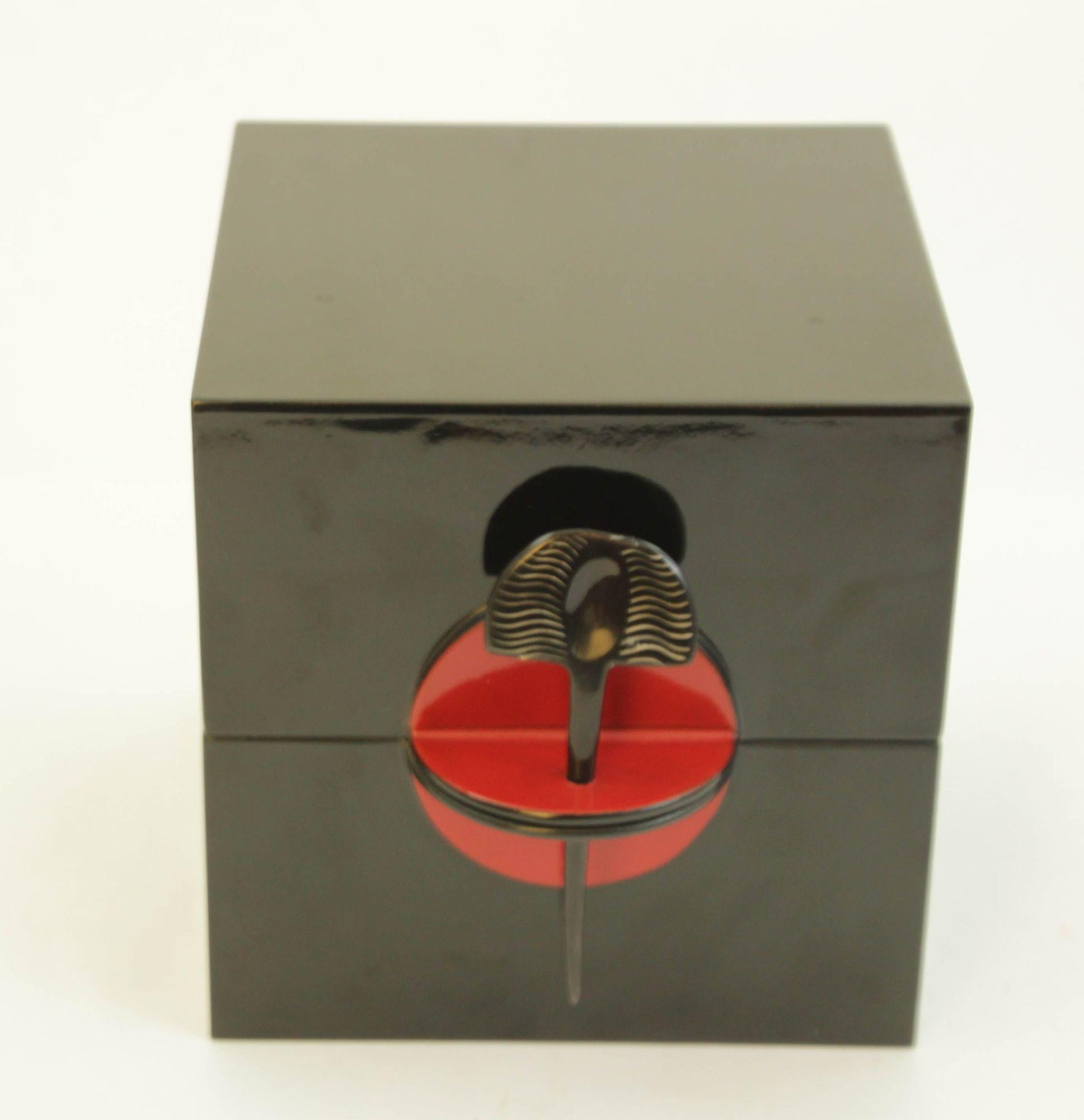 Joyero Art Decó Asian Style Negro y Rojo Lacado Años 80 Japonismo en venta