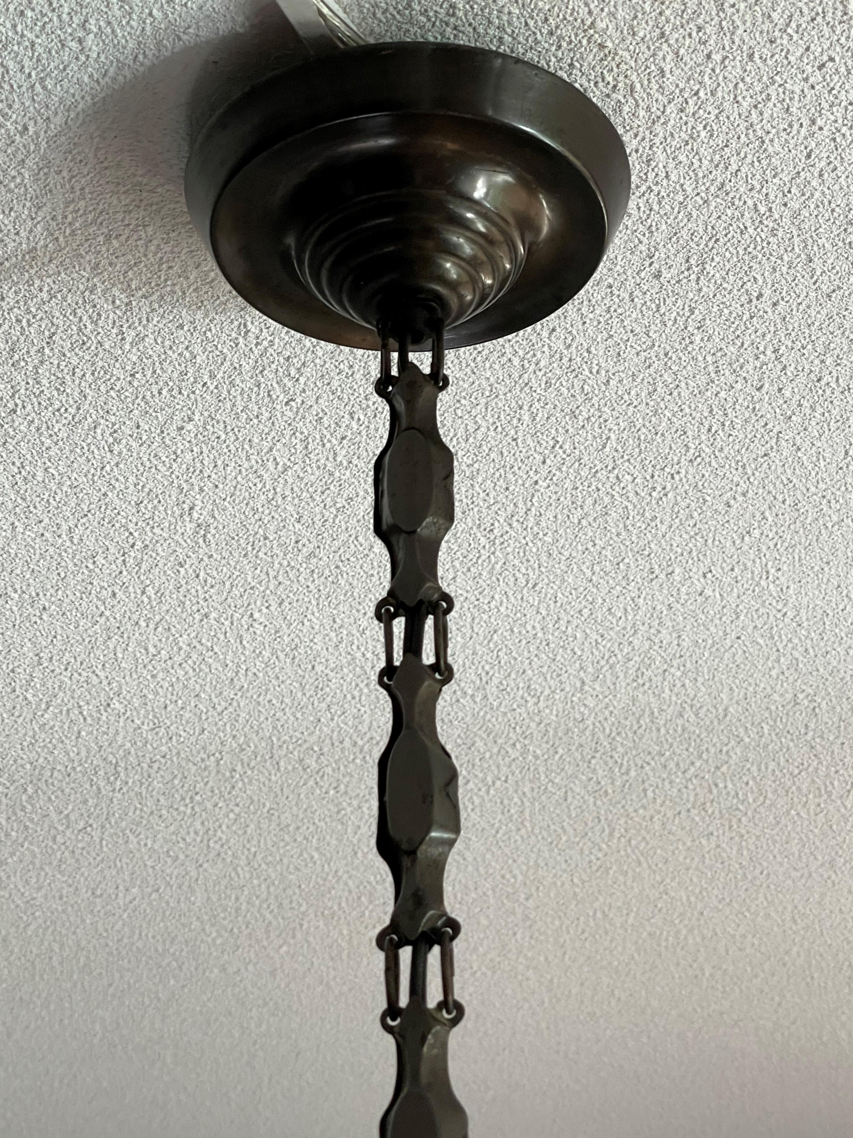 Lanterne suspendue Art Déco de style asiatique avec graphiques d'arbres stylisés et baldaquin en laiton 4