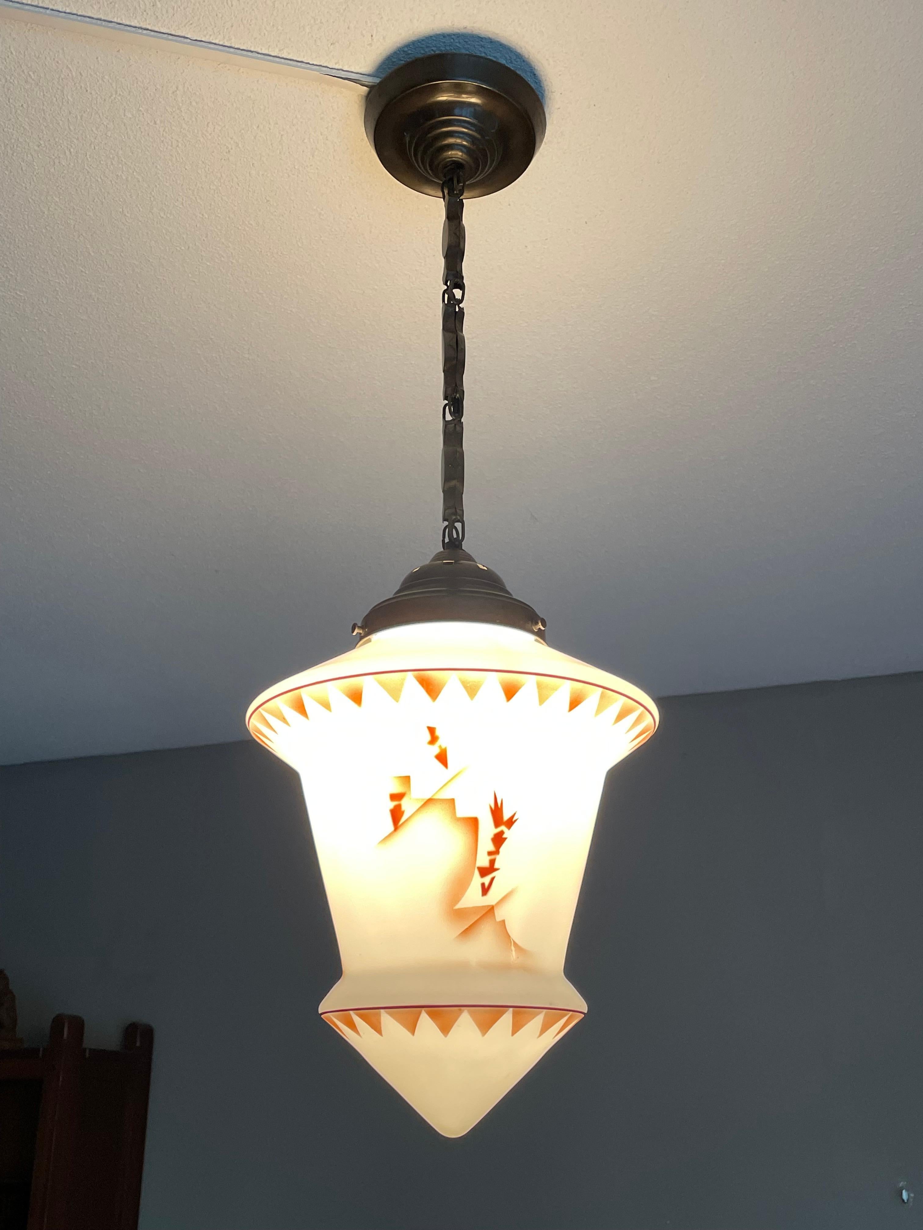Lanterne suspendue Art Déco de style asiatique avec graphiques d'arbres stylisés et baldaquin en laiton 6
