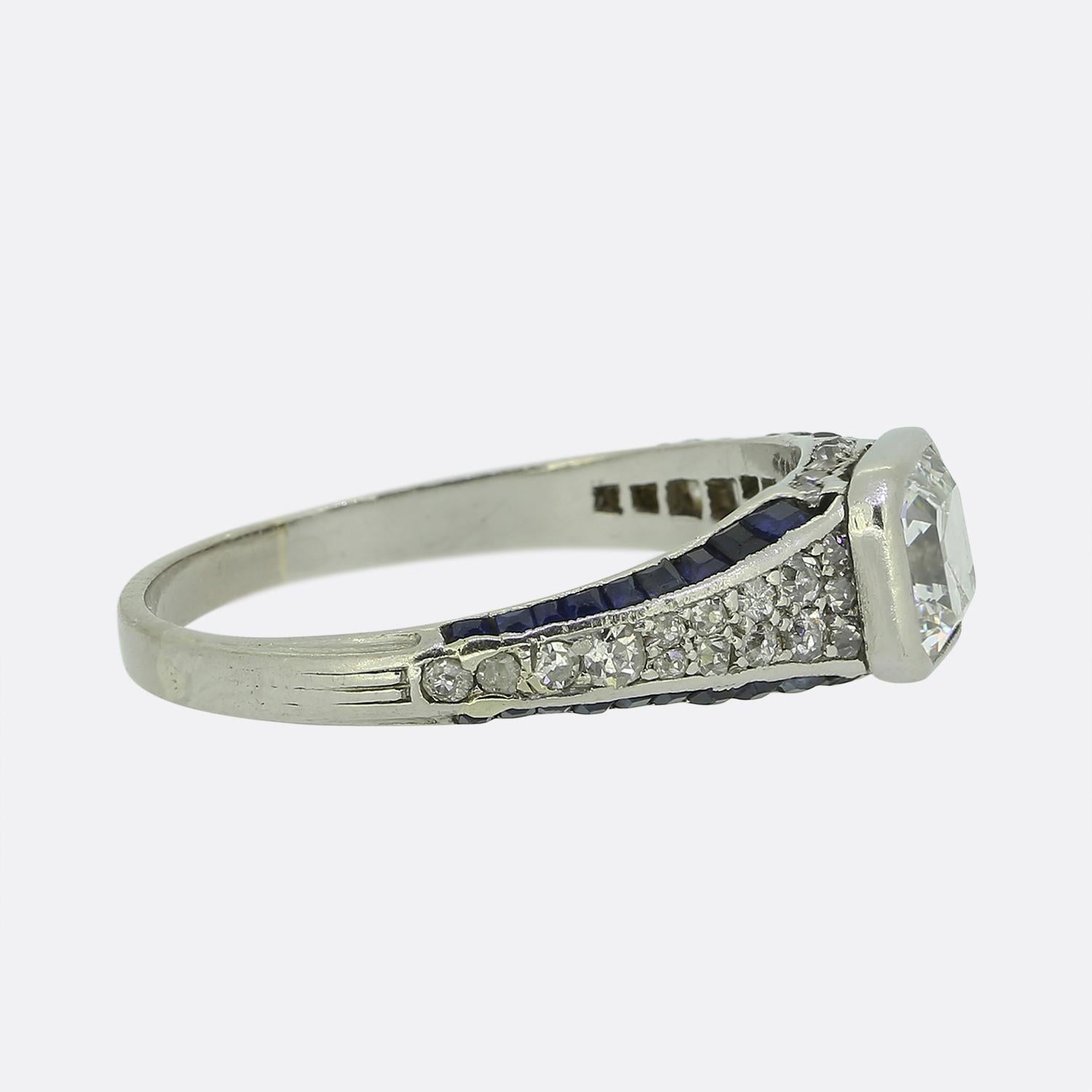 Taille Asscher Bague Art déco à diamants et saphirs de taille Asscher en vente