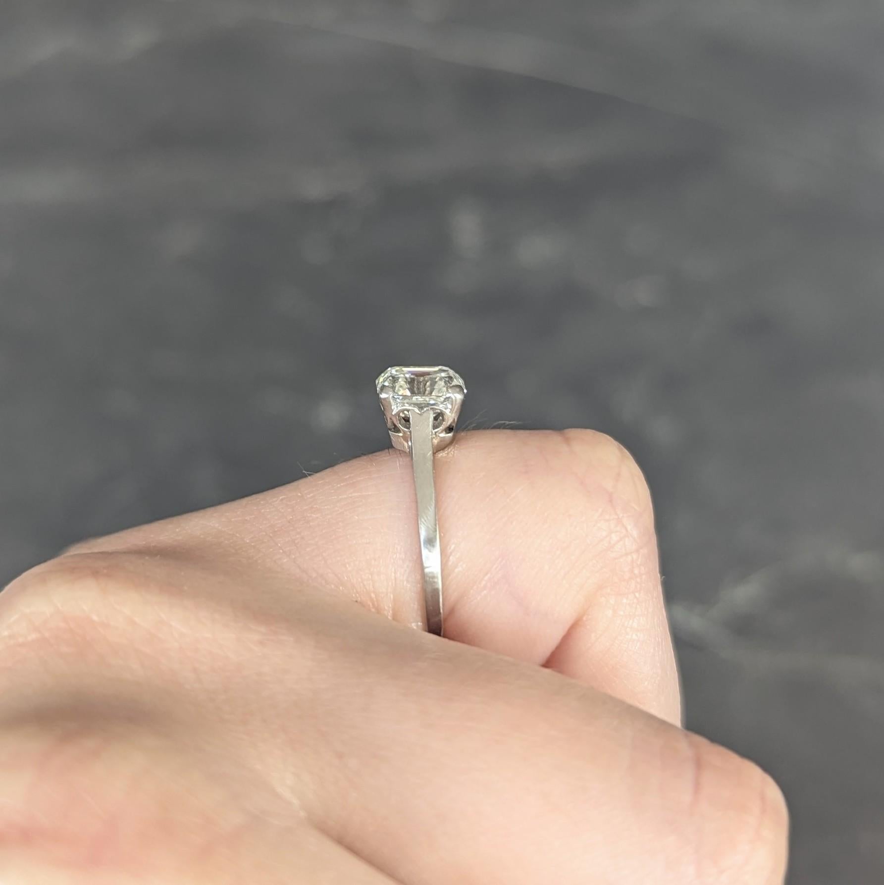 Anello di fidanzamento solitario vintage in platino con diamante taglio Asscher in stile Art Deco in vendita 5