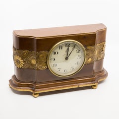 Horloge Art Déco ATO sculptée et dorée, vers 1930