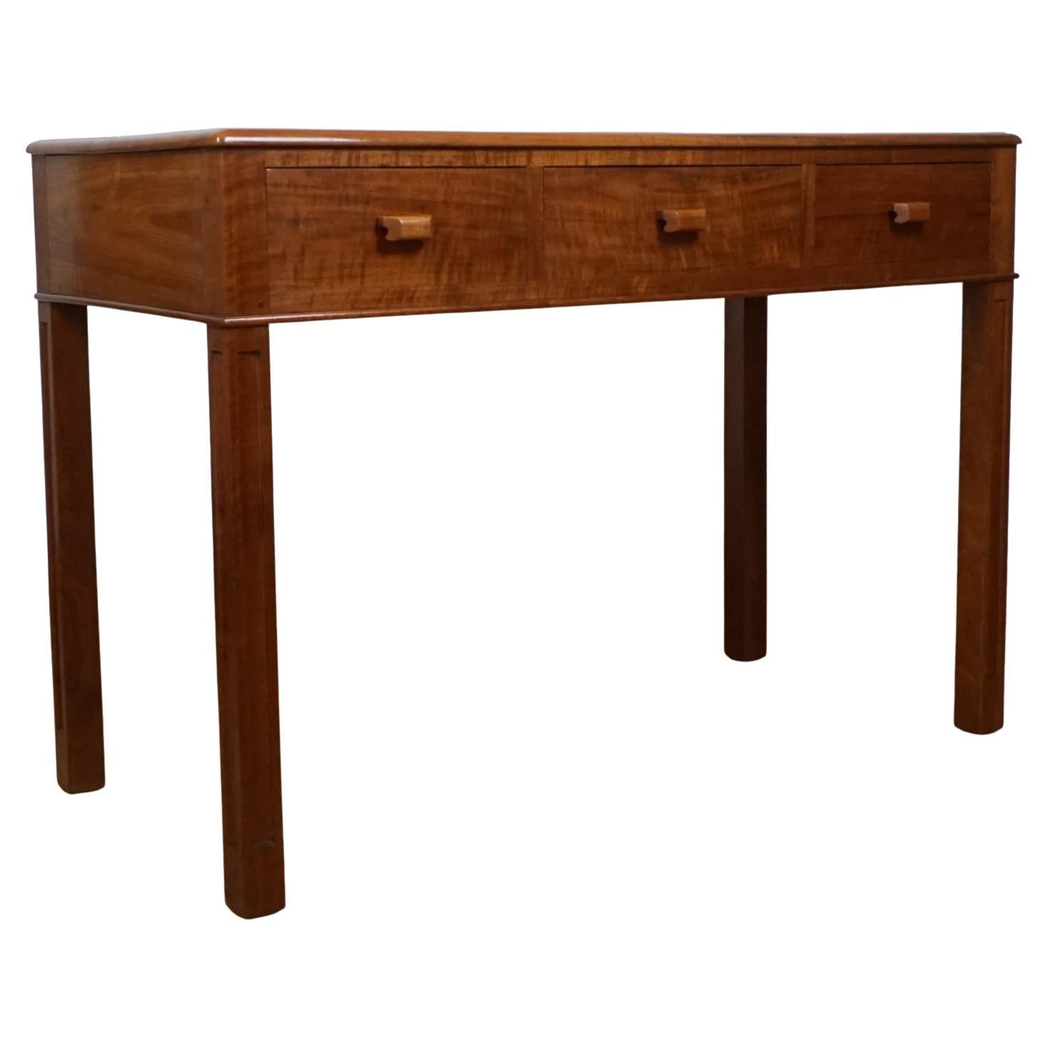 Tavolo da scrivania/console in noce australiano Art Deco di Betty Joel in vendita
