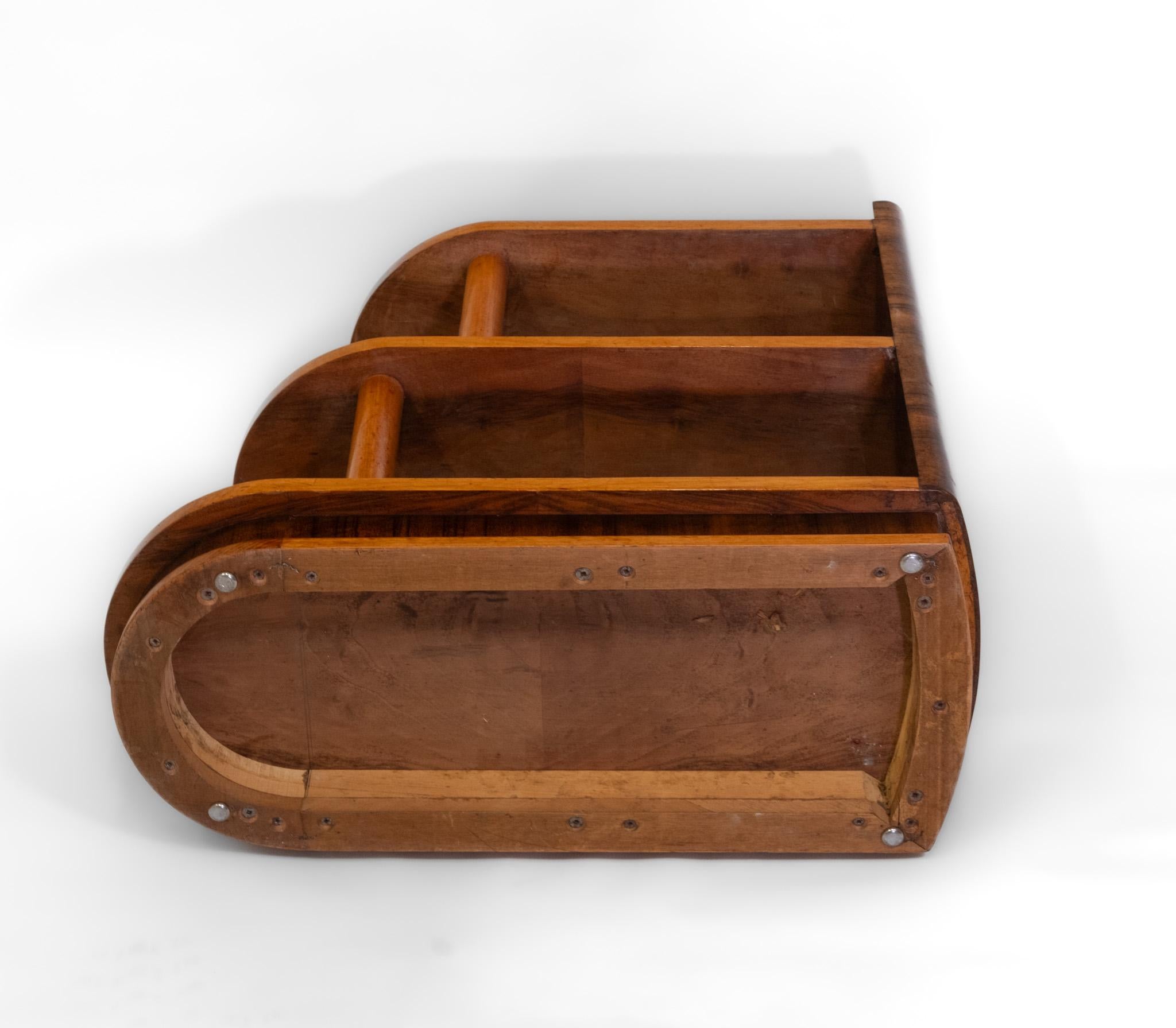 Art Deco Australian Walnut Tiered Side Table 1930s For Sale 5