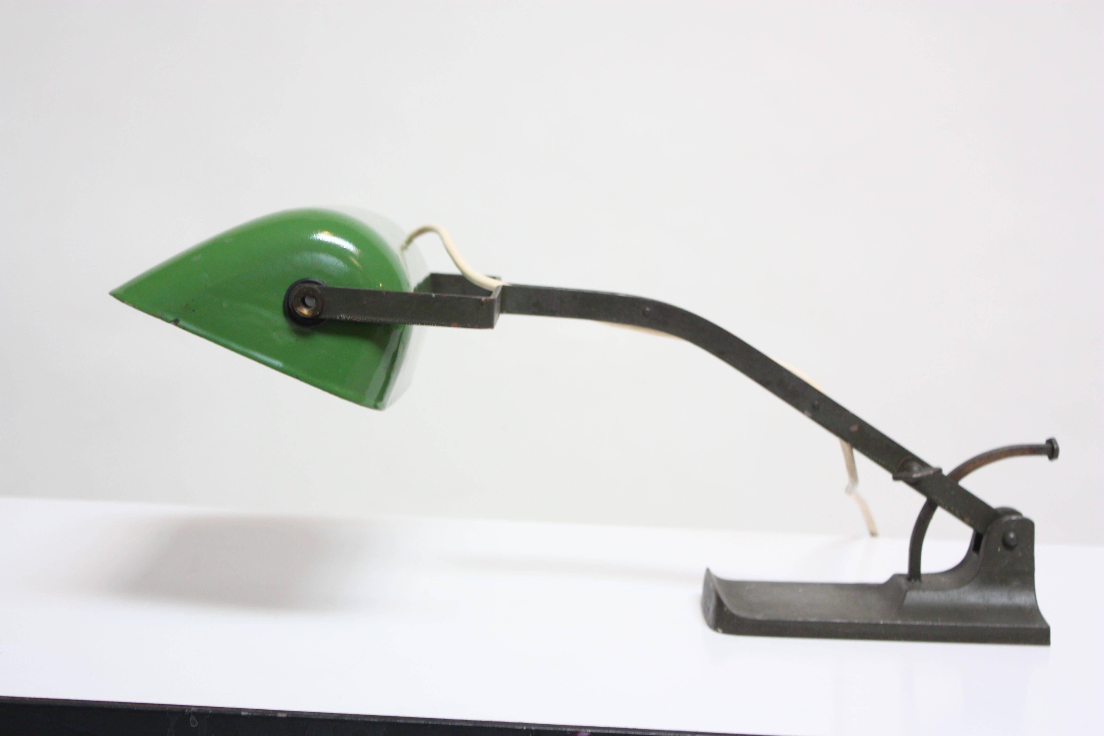 Autrichien Lampe de banquier autrichienne Art déco par Astral en vente