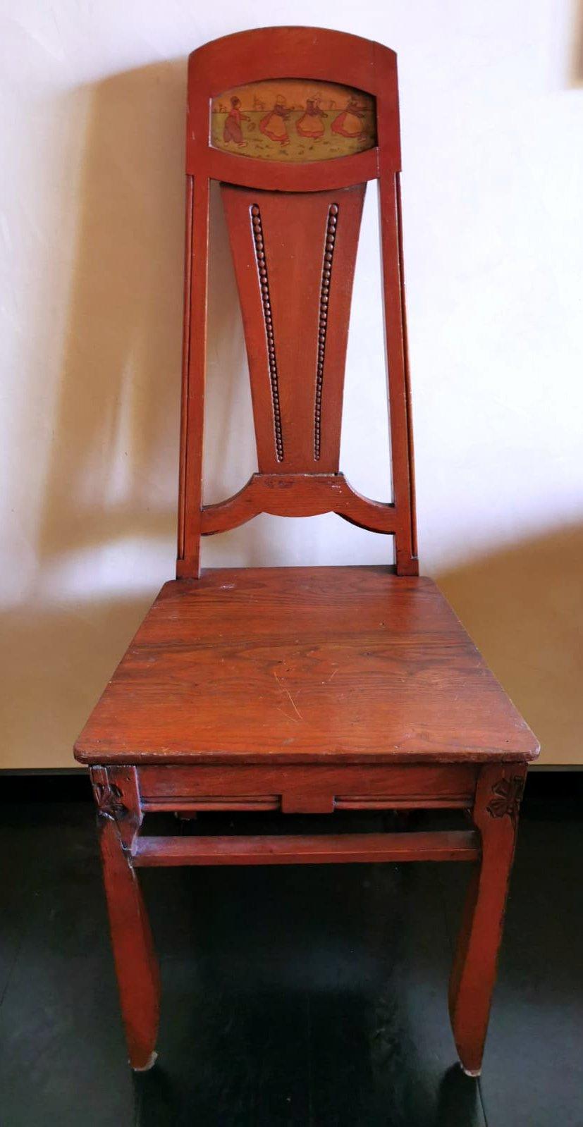 We kindly suggest you read the whole description, because with it we try to give you detailed technical and historical information to guarantee the authenticity of our objects.
Unique and very particular Austrian chair made of oak wood; the