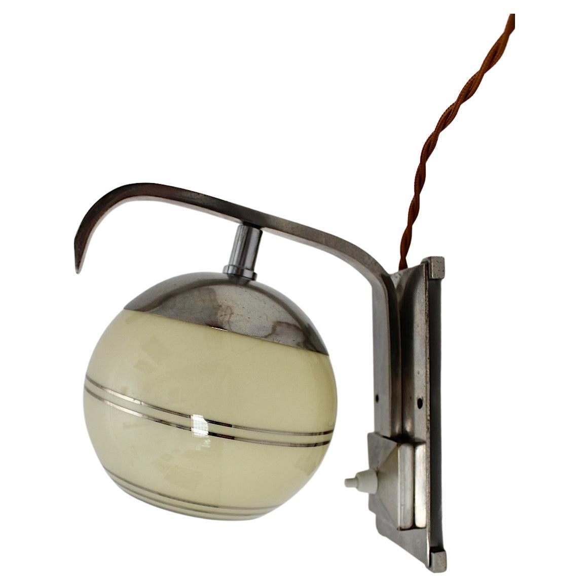 Authentische Art-Déco-Tischlampe, vernickeltes Messingglas, um 1925, Österreich