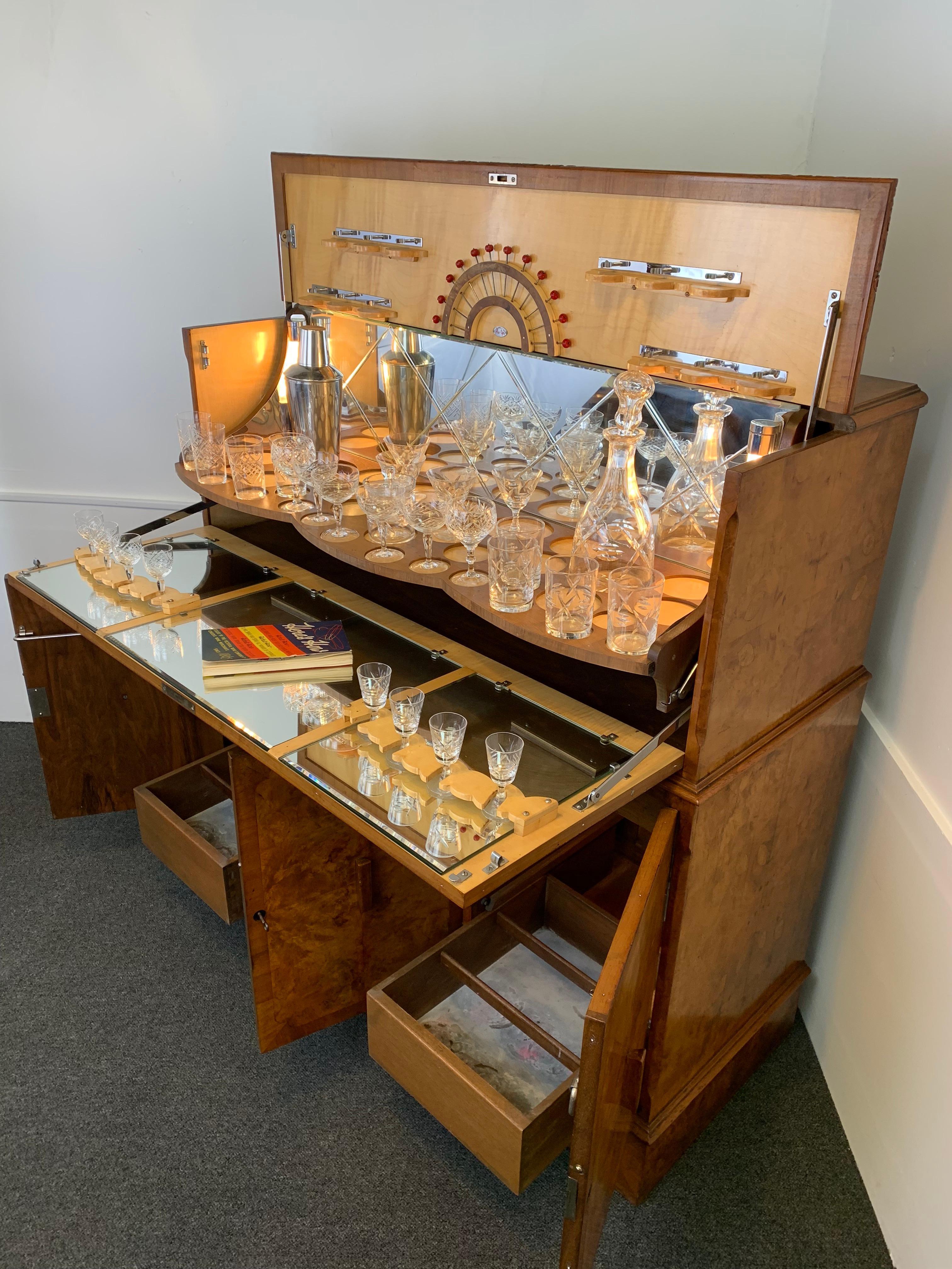 Art Deco Aw Lyn Cocktail Cabinet Sideboard In Good Condition In Lee on the Solent, Hampshire
