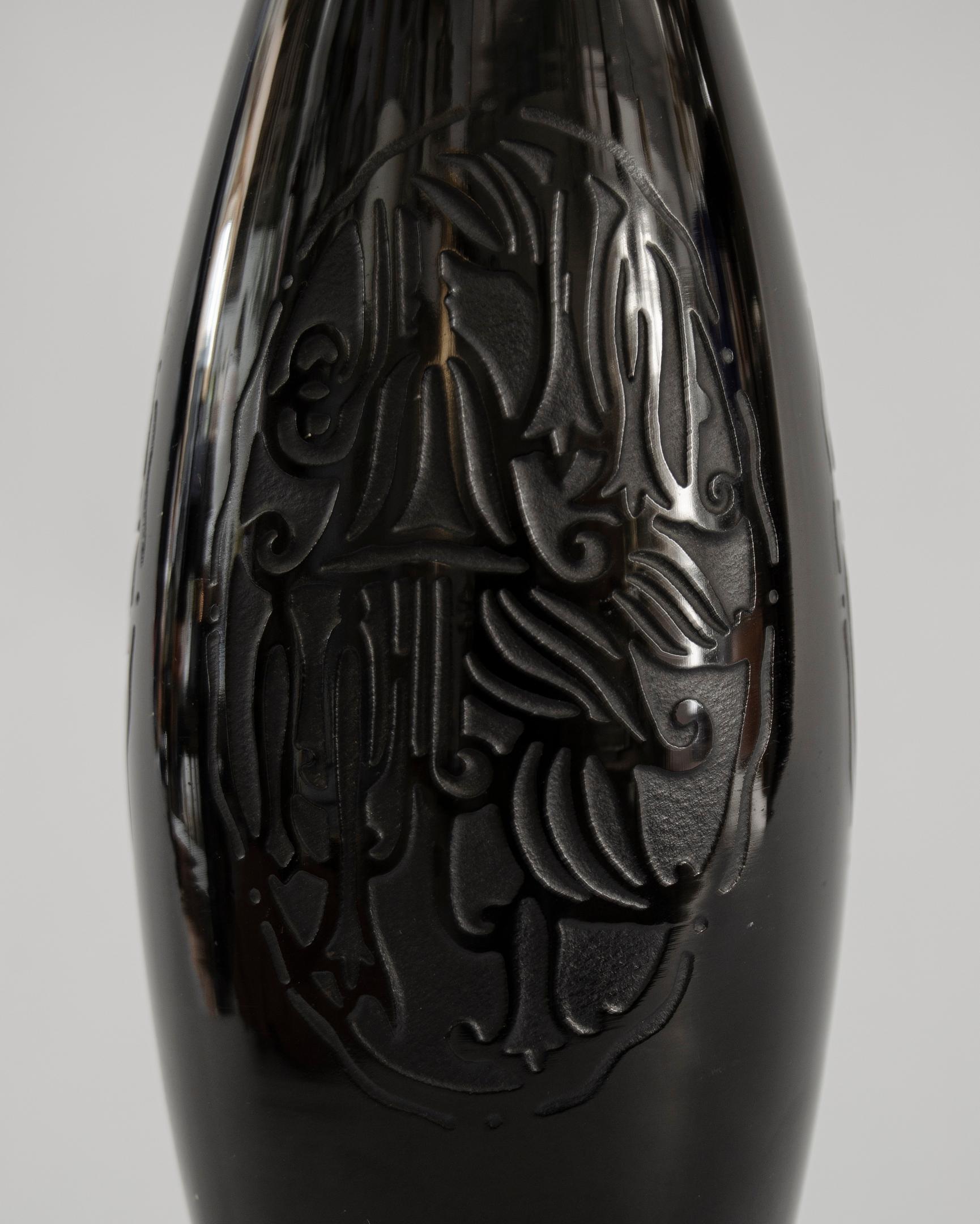 Art deco Baccarat art glass
Origin France black color
circa 1920
perfect condition.