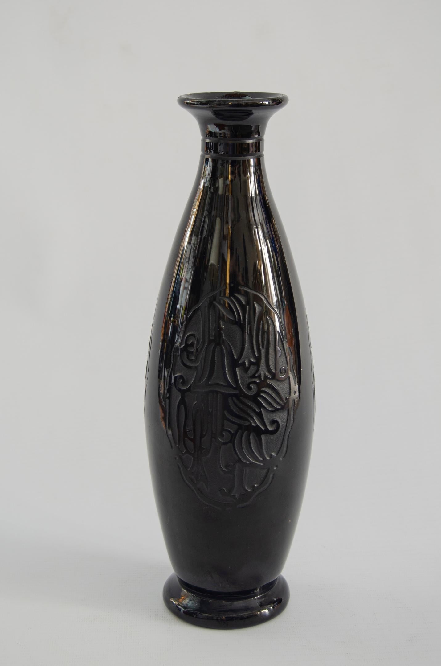 Art Deco Baccarat Art Glass 'Black' In Good Condition In Buenos Aires, Argentina