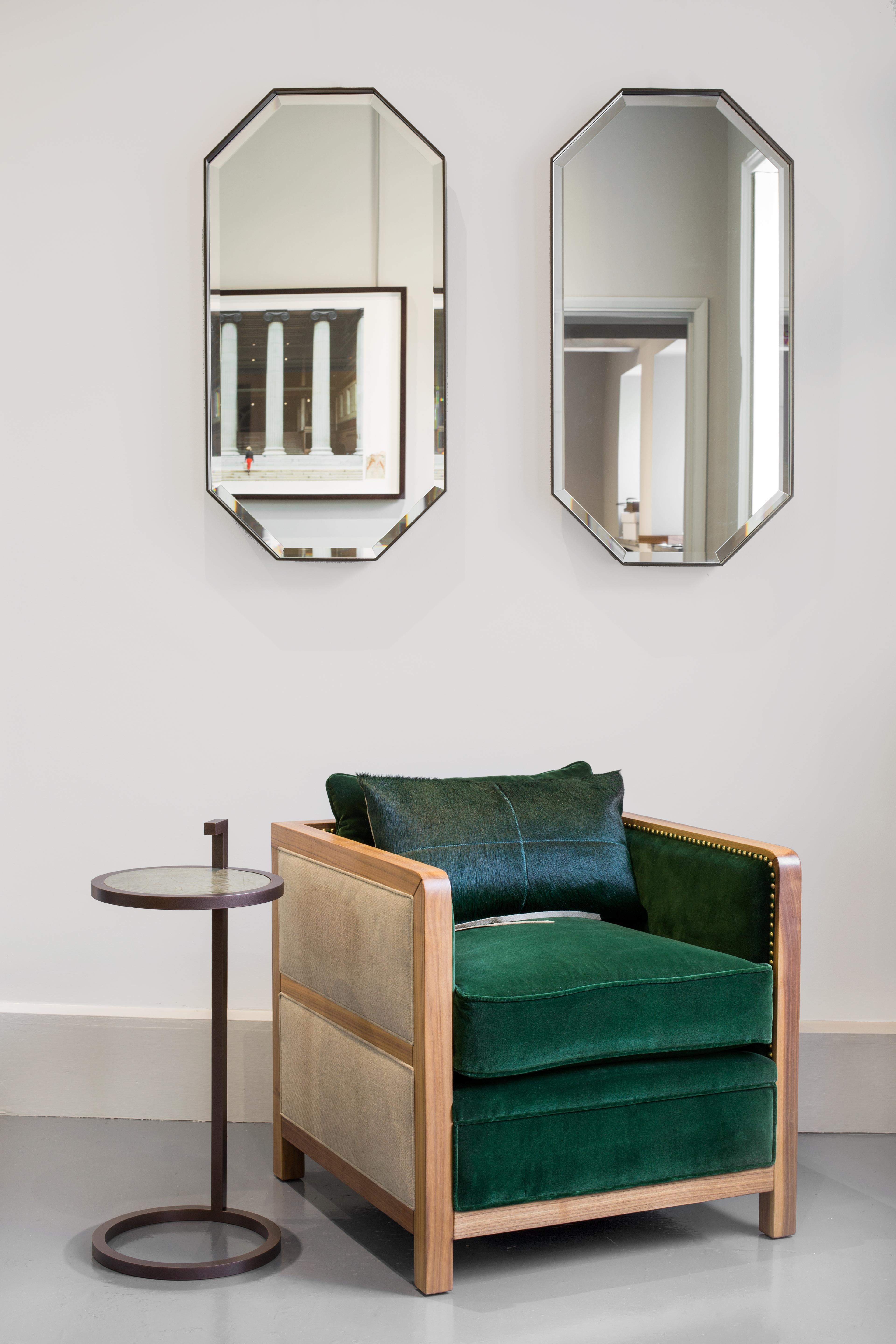 Utterly lounge worthy, the Bacco armchair design is a contemporary remodel of the iconic boxy chair.

Pushing the boundaries in design and playing around with different textures and finishes, the deconstructed Boxy Bacco armchair blends matte with