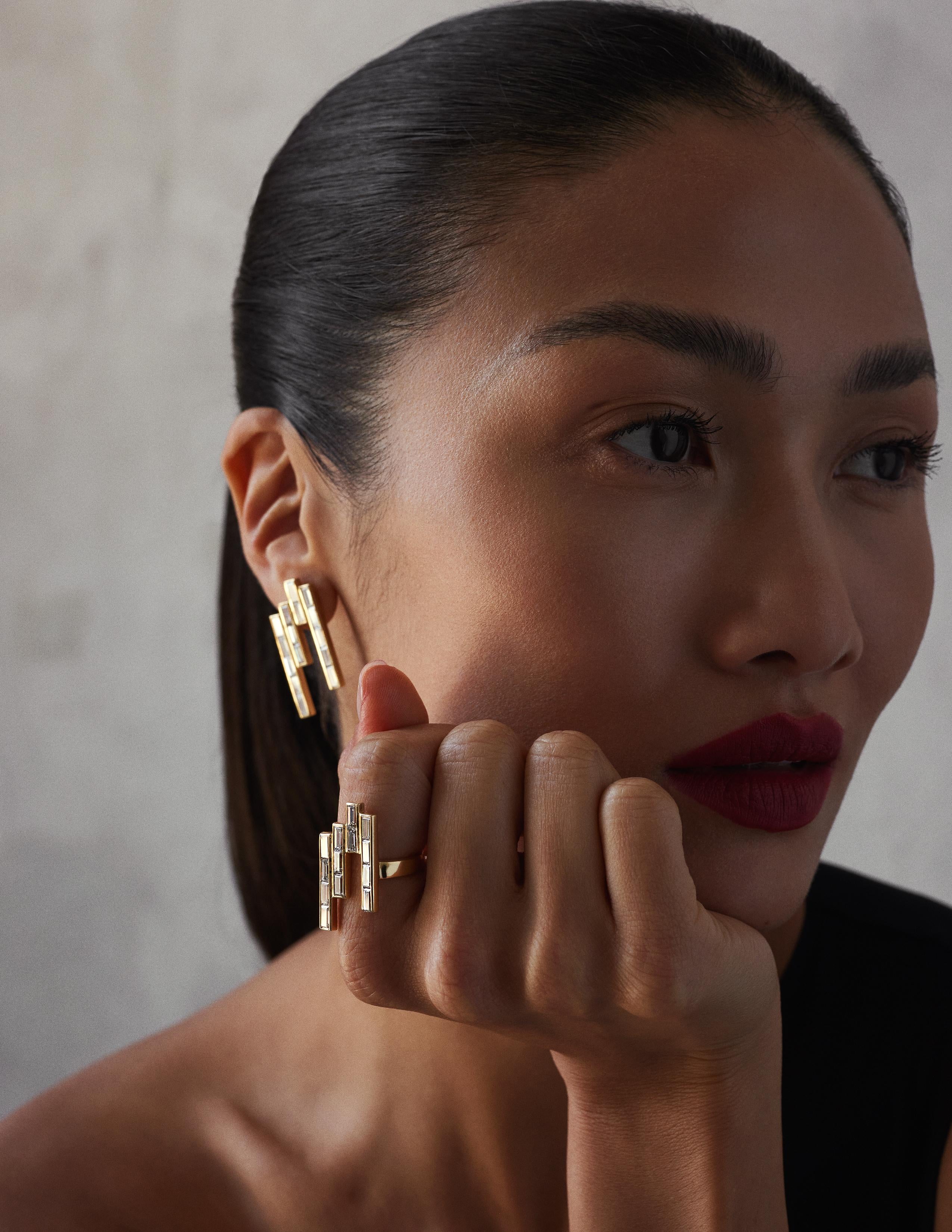 En venta: Anillo de cóctel de diamantes Art Decó talla baguette de 4 quilates  4