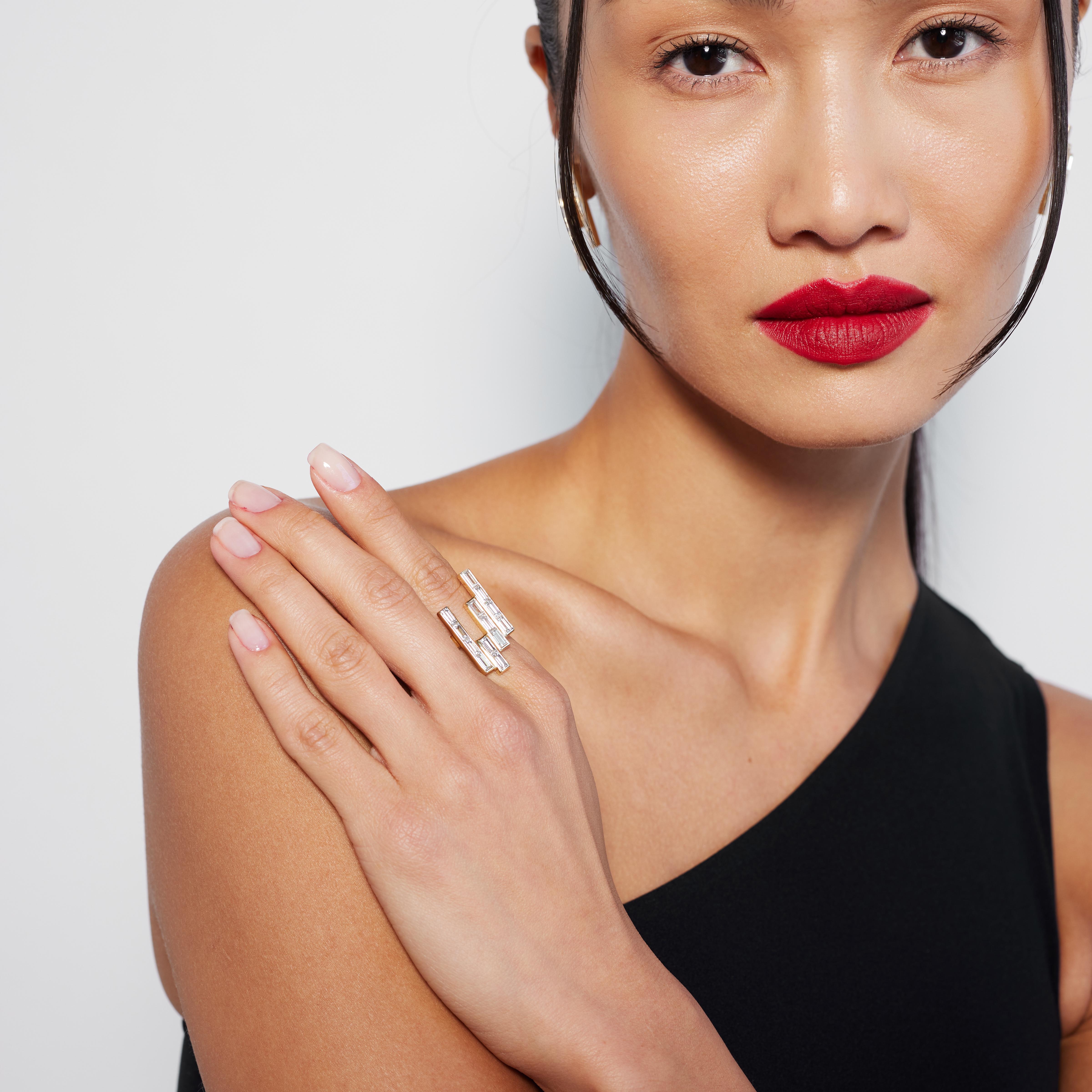 En venta: Anillo de cóctel de diamantes Art Decó talla baguette de 4 quilates  7