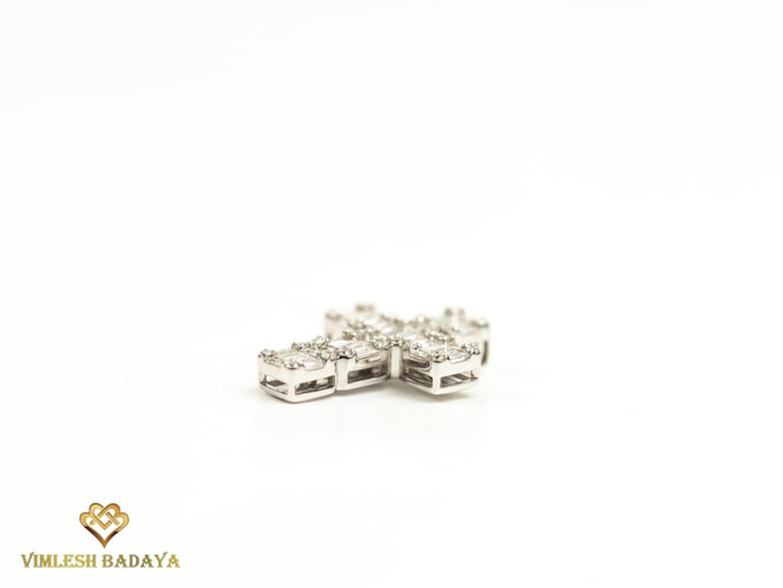 Colgante Art Decó de Diamantes Baguette en Oro Blanco de 18K(1,3ct Total) Elegancia Moderna en venta 4