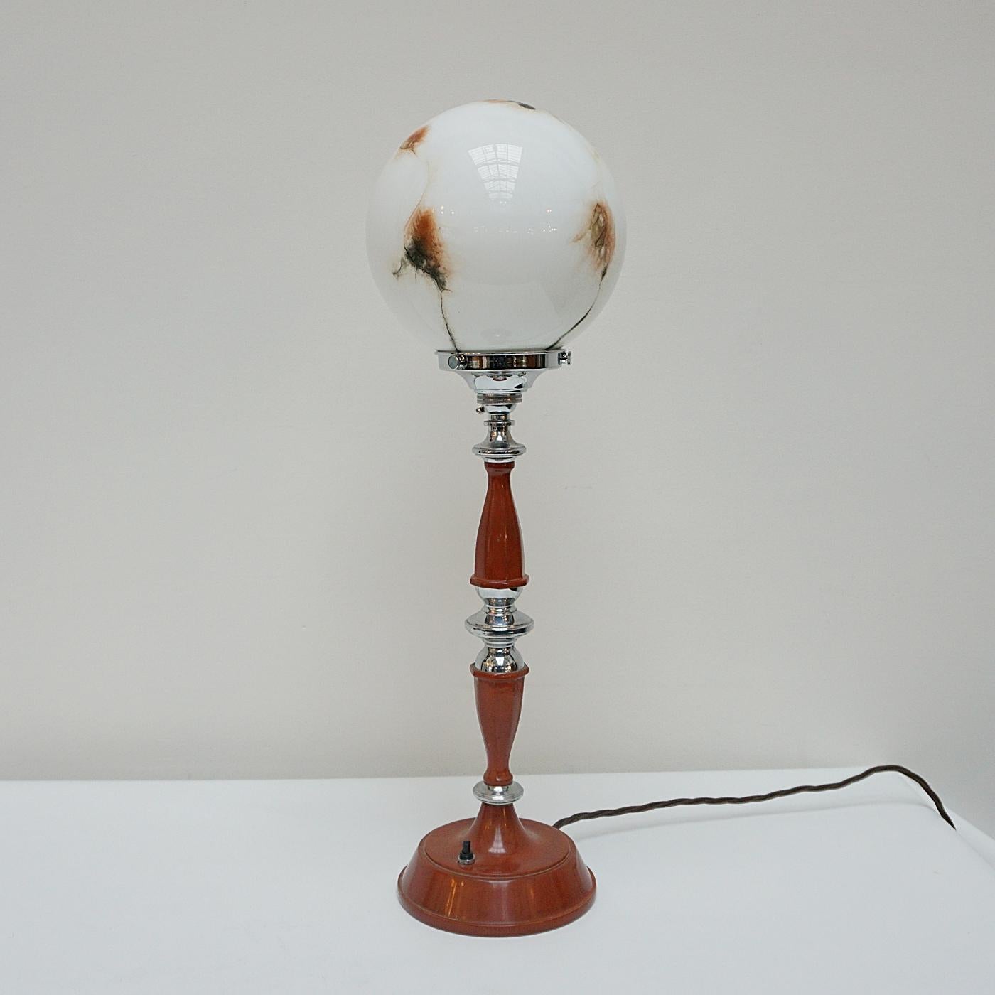 English Art Deco Bakelite and Feathered Glass Table Lamp For Sale