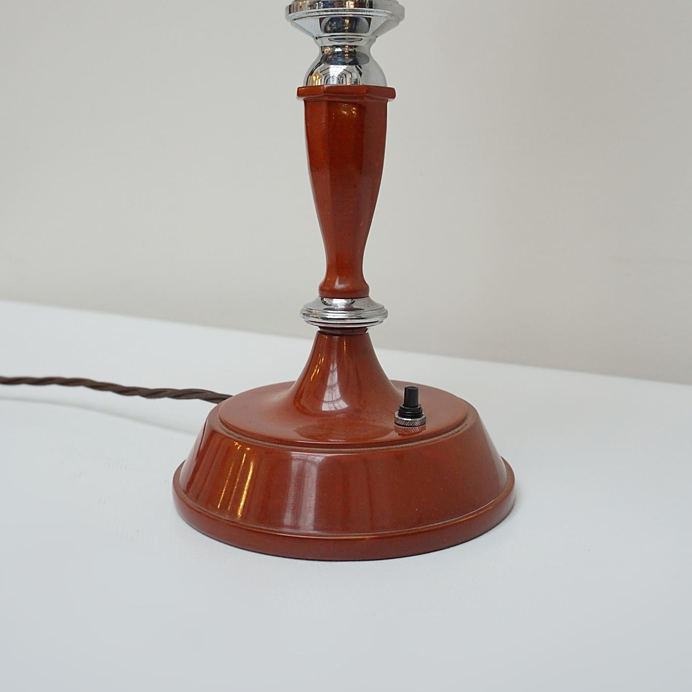 Art Deco Bakelite and Feathered Glass Table Lamp In Good Condition For Sale In Forest Row, East Sussex