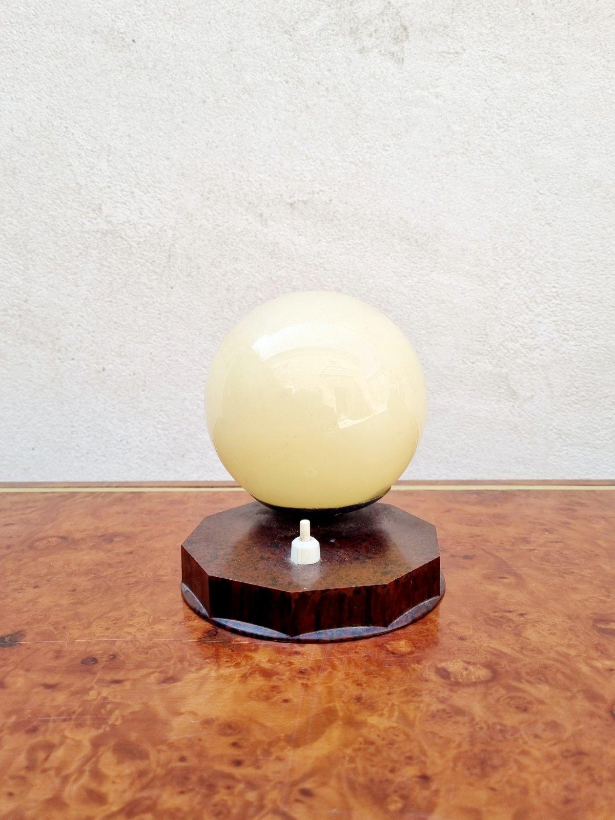 Milieu du XXe siècle Lampe de bureau Art déco en bakélite et verre, Autriche, années 40 en vente