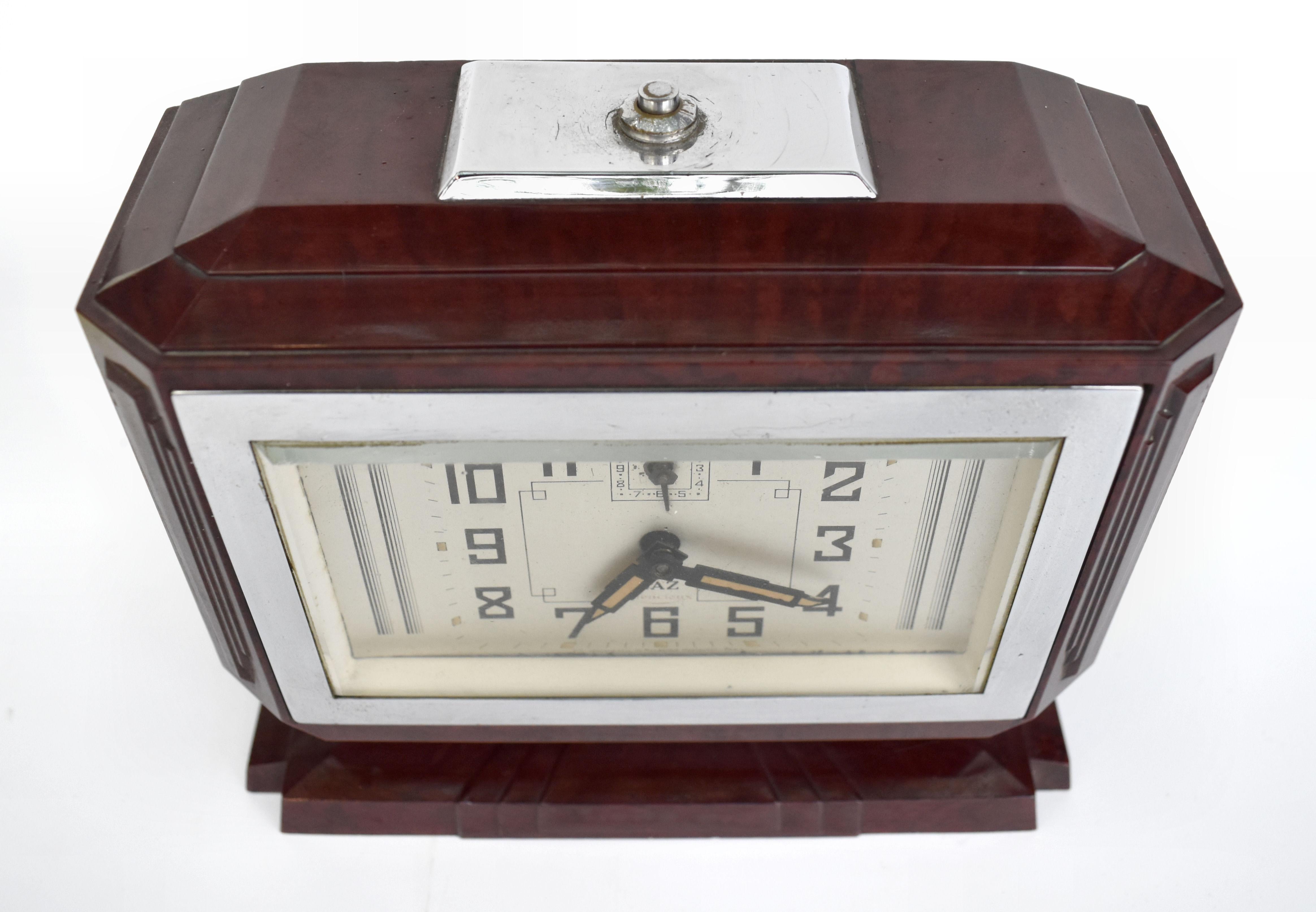 Horloge Art Déco en bakélite par JAZ, France, C1930 Bon état - En vente à Devon, England