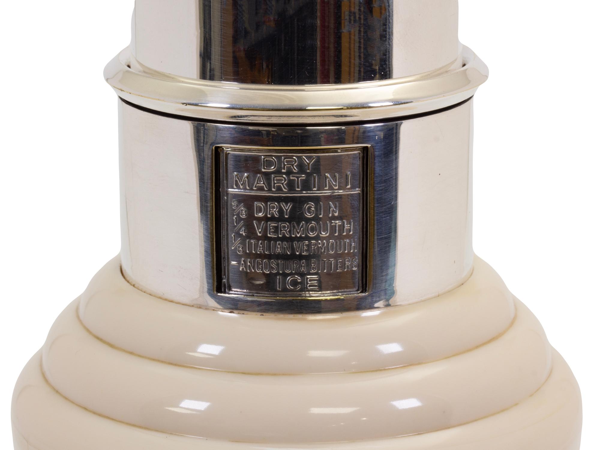 Art Deco Bakelite Cocktail Shaker The Master Incolor For Sale 7