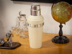 Art Deco Bakelite Cocktail Shaker The Master Incolor