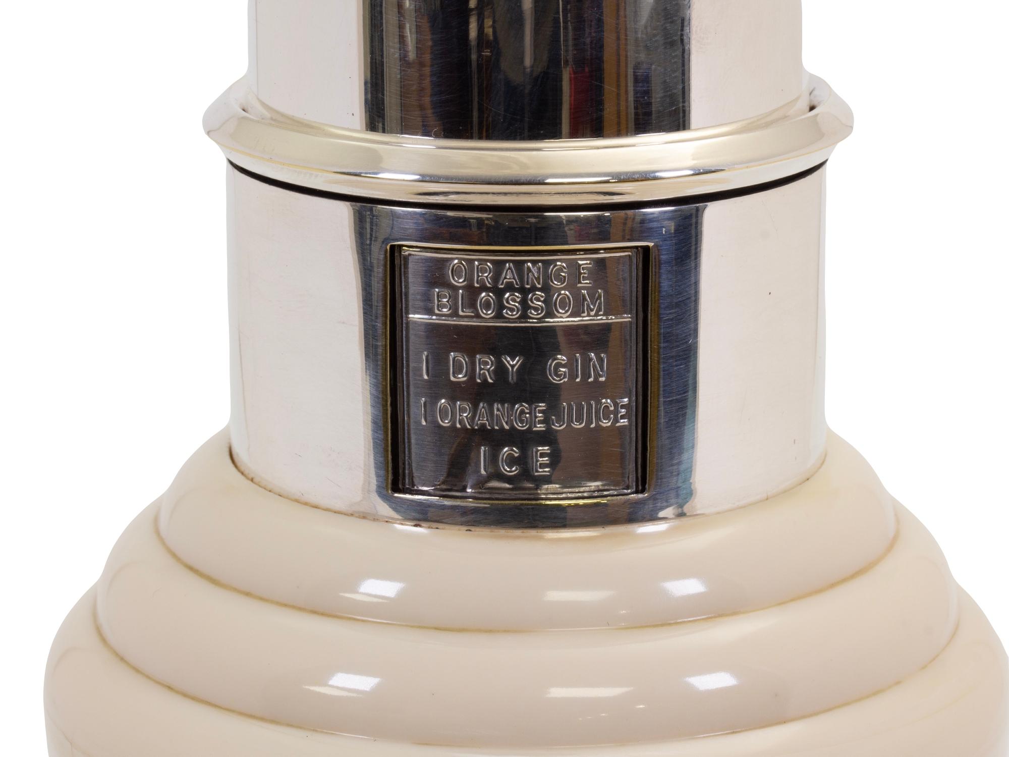 Art Deco Bakelite Cocktail Shaker The Master Incolor For Sale 2