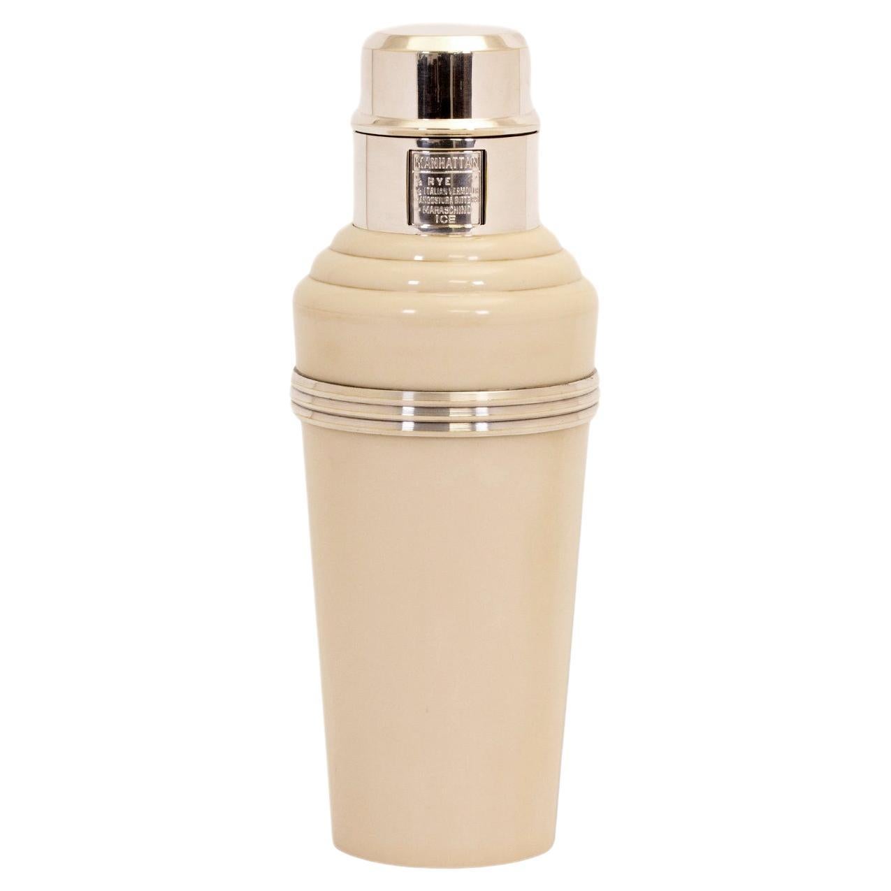 Art Deco Bakelite Cocktail Shaker The Master Incolor