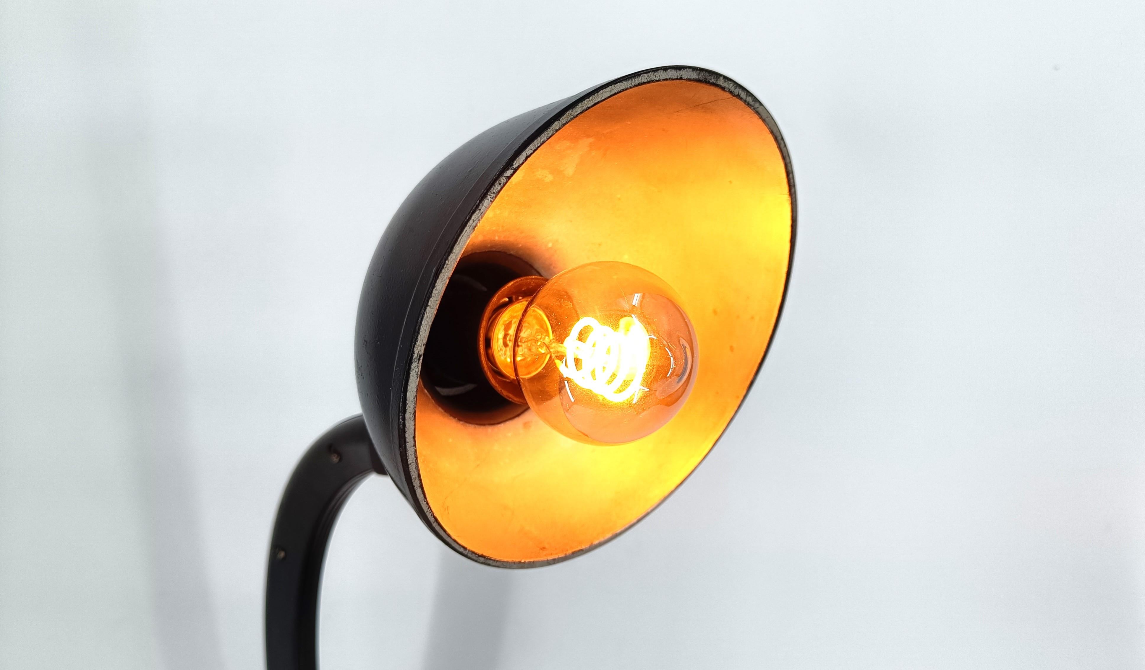 Art deco bakelite desk lamp, 1950s For Sale 5