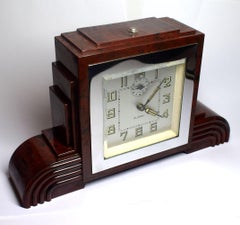 Reloj Odeón Art Decó de baquelita de Blangy