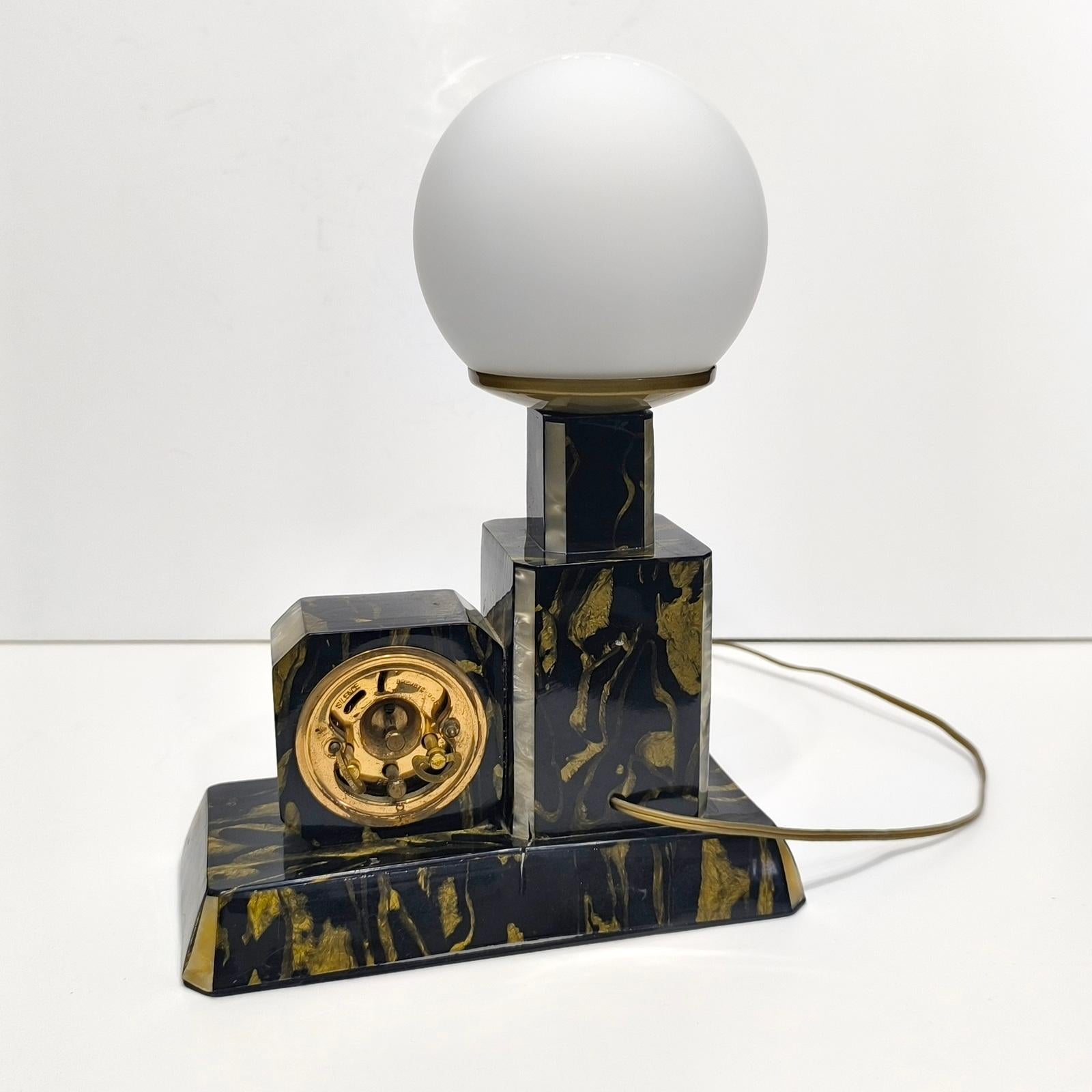 Art Deco Bakelite Skyscraper Alarm Table Clock and Lamp by Bayard France 1930s en vente 6