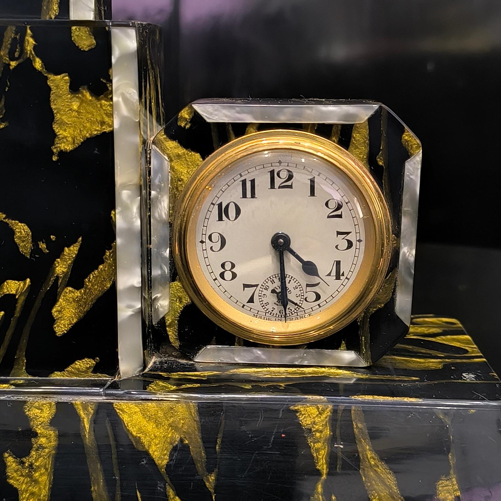 Doré Art Deco Bakelite Skyscraper Alarm Table Clock and Lamp by Bayard France 1930s en vente