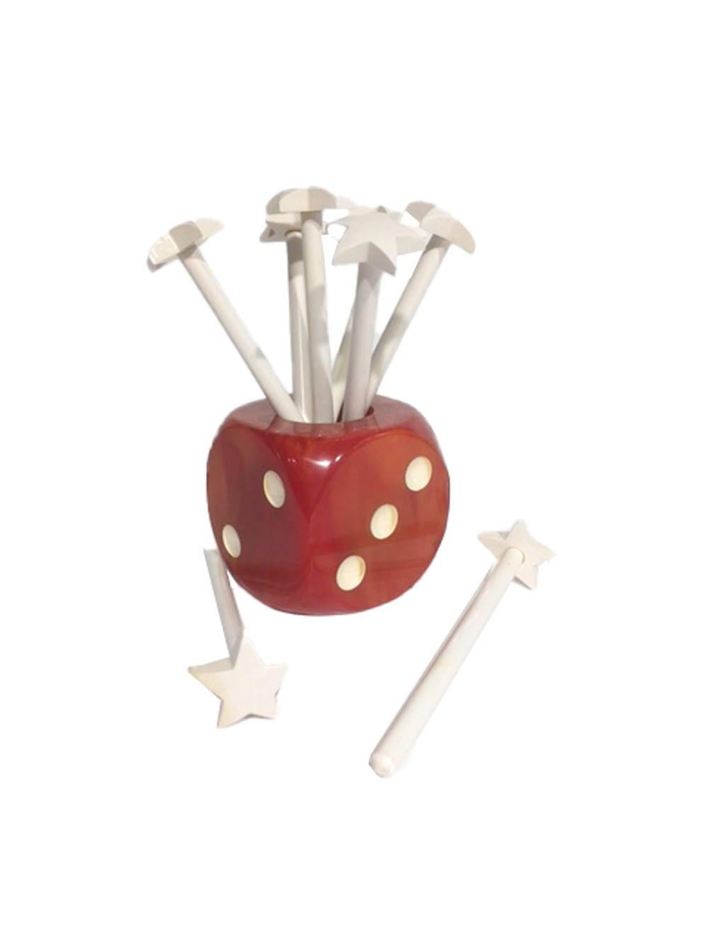 Espumadera de baquelita Art Decó con forma de estrella y soporte para dados Francés en venta