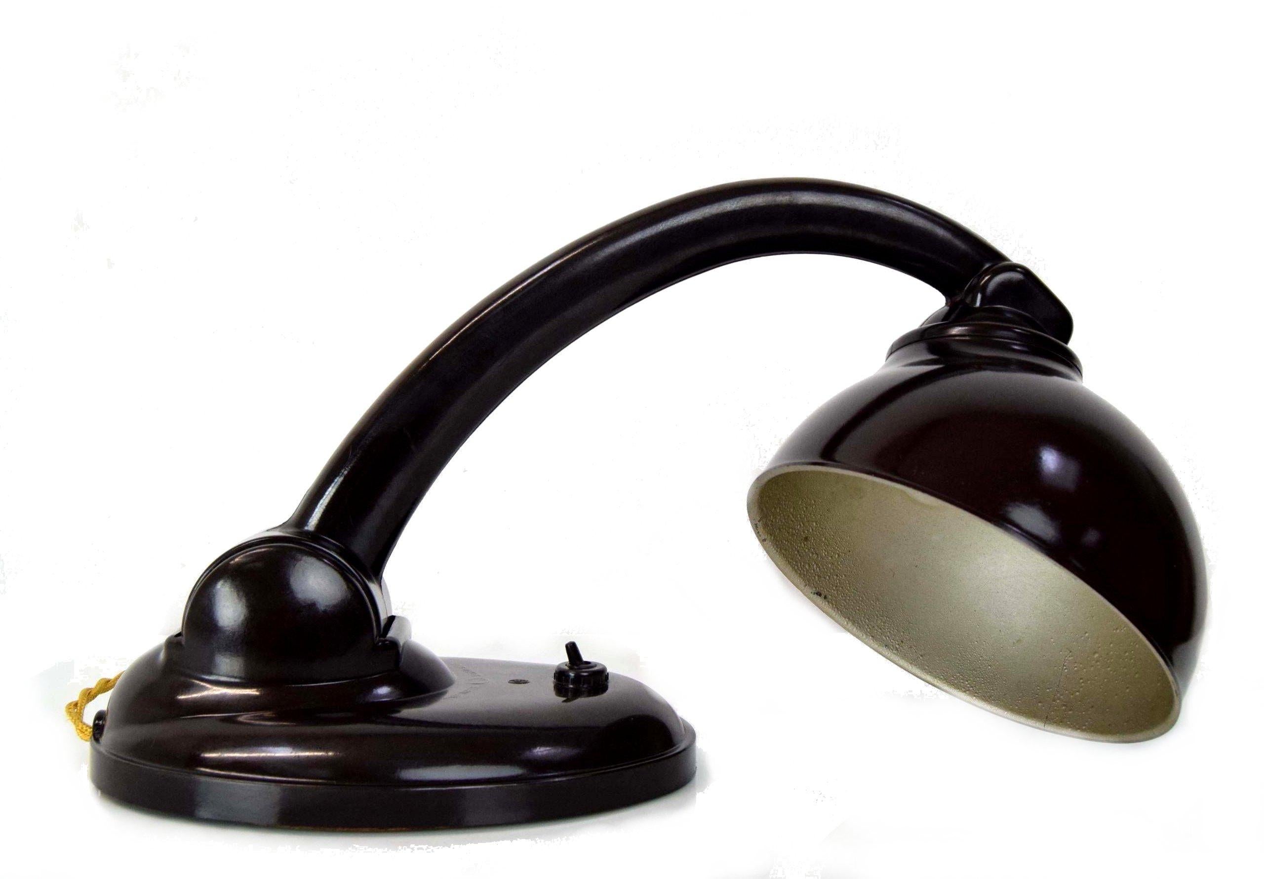 20th Century Art Deco Bakelite Streamline Desk Lamp by E. Cole, c1930 For Sale