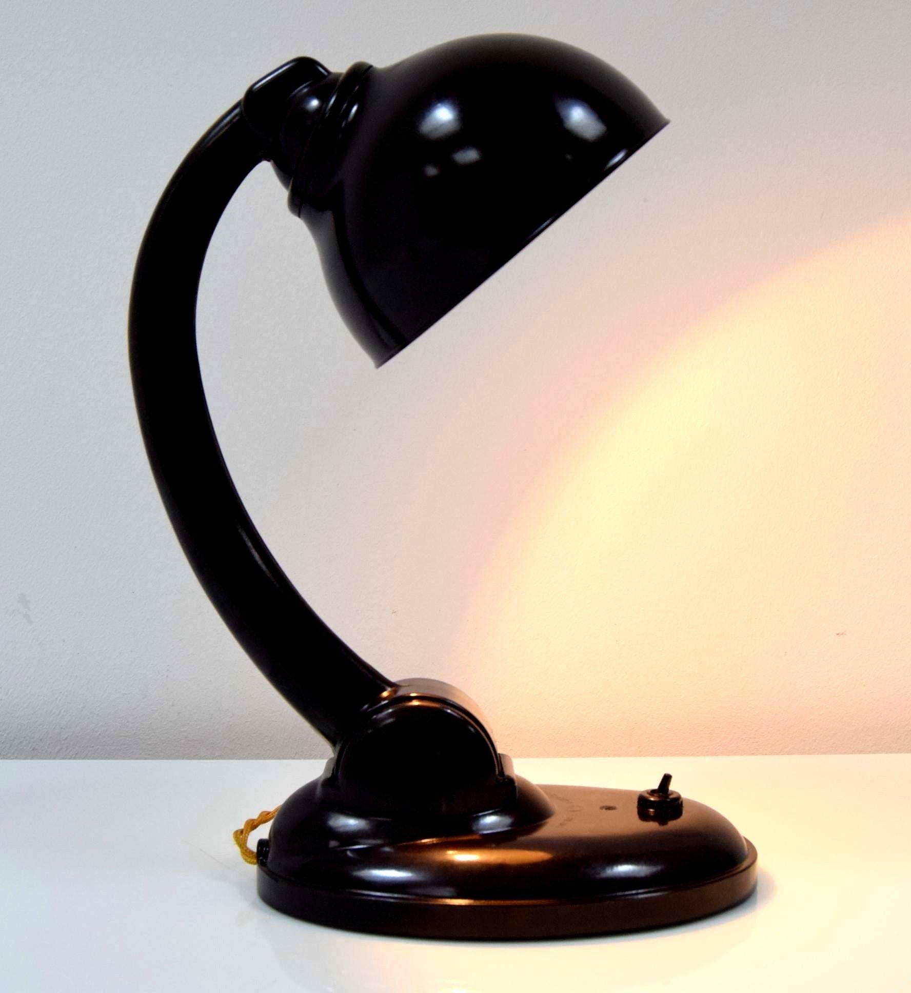Art Deco Bakelite Streamline Desk Lamp by E. Cole, c1930 For Sale 2