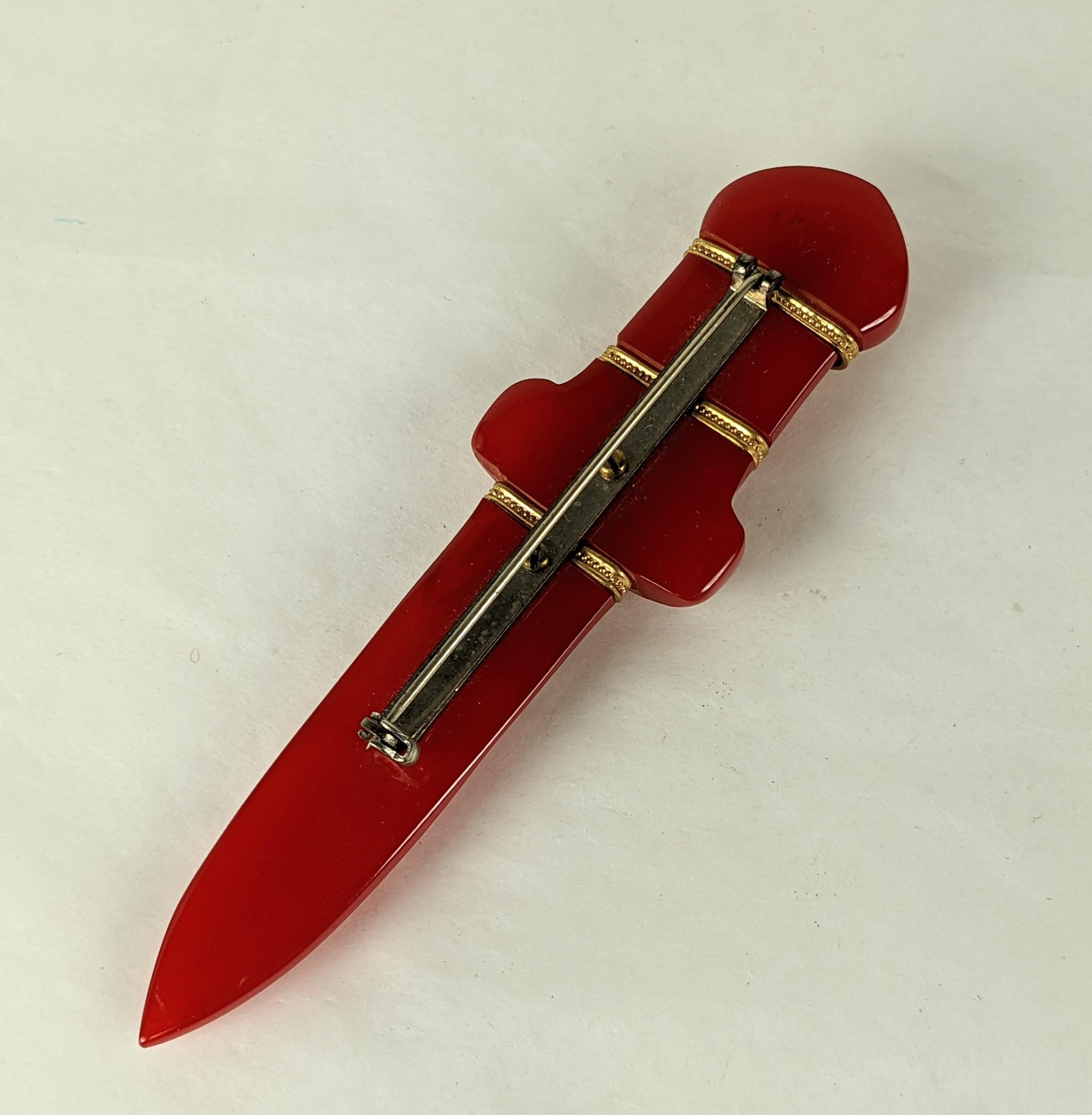 Art Deco Schwertbrosche aus Bakelit für Damen oder Herren im Angebot