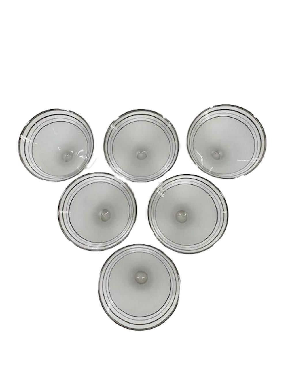 Vetro Shaker da cocktail Art Deco a forma di palla con sei bicchieri da Martini a forma di palla in vendita