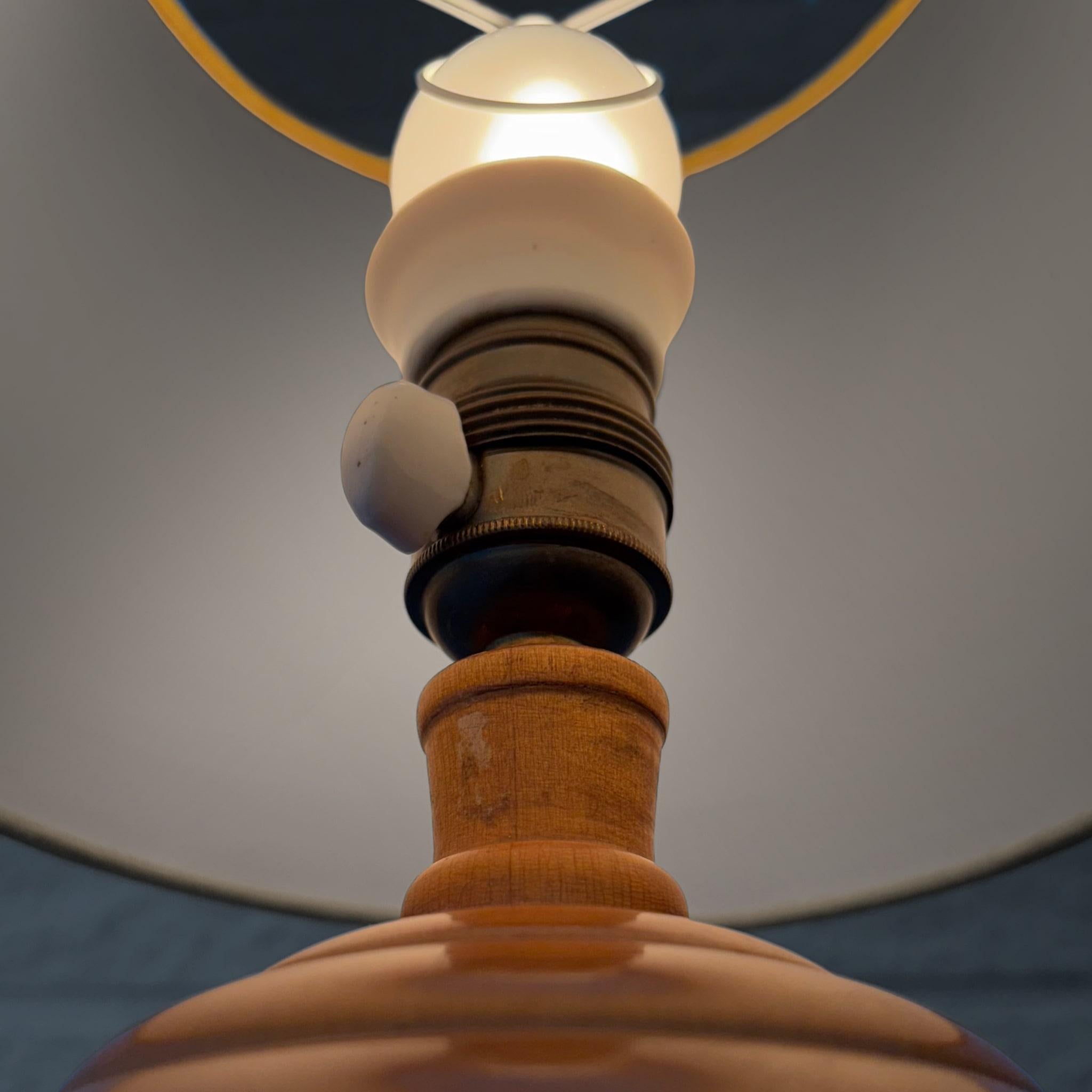 Lampe de table Art déco en forme de boule, bois de boule tourné, Suède, années 1930 en vente 3