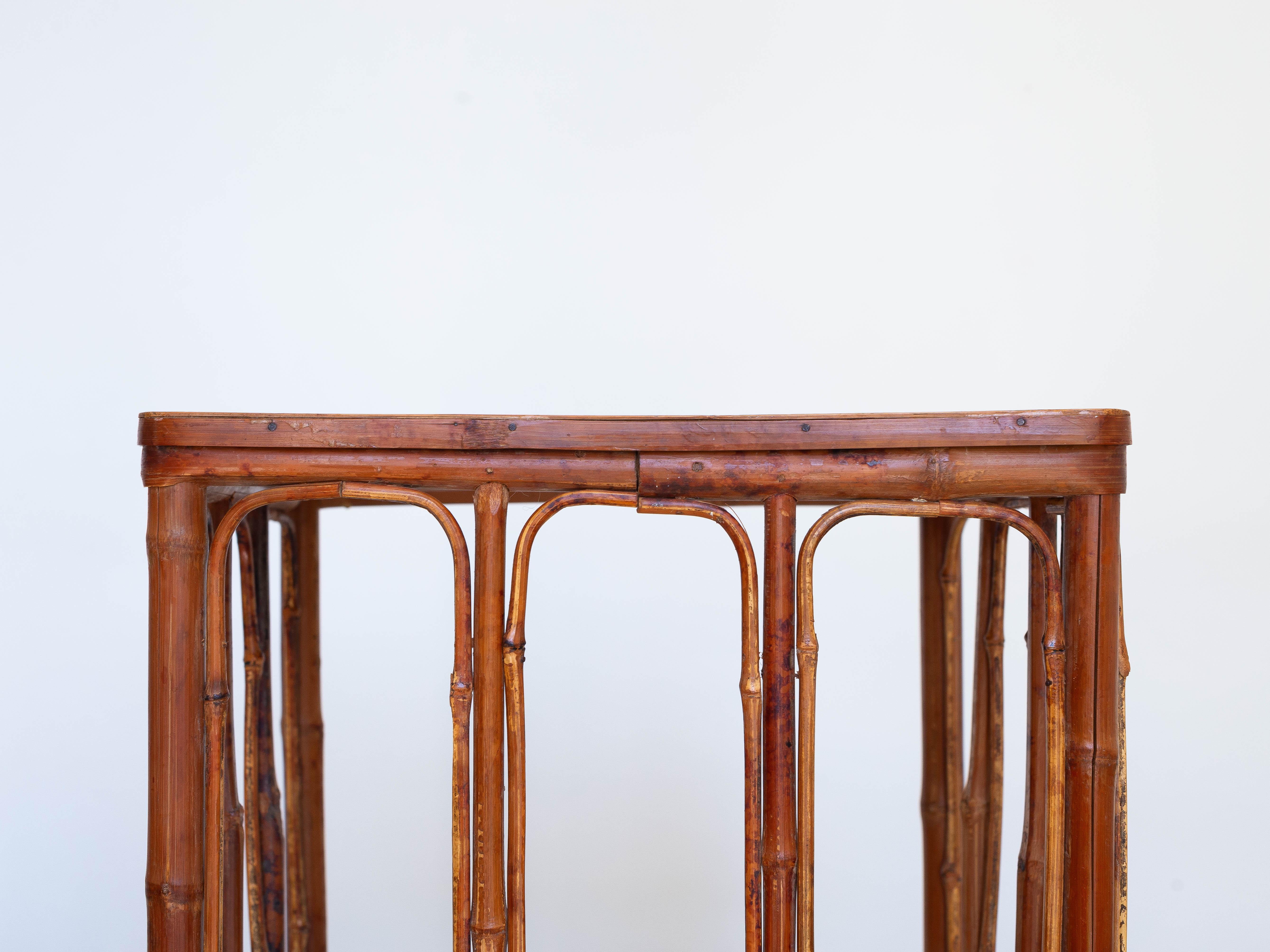 Table d'appoint en bambou Art Déco - Plateau incrusté de marqueterie - Circa 1930 en vente 3