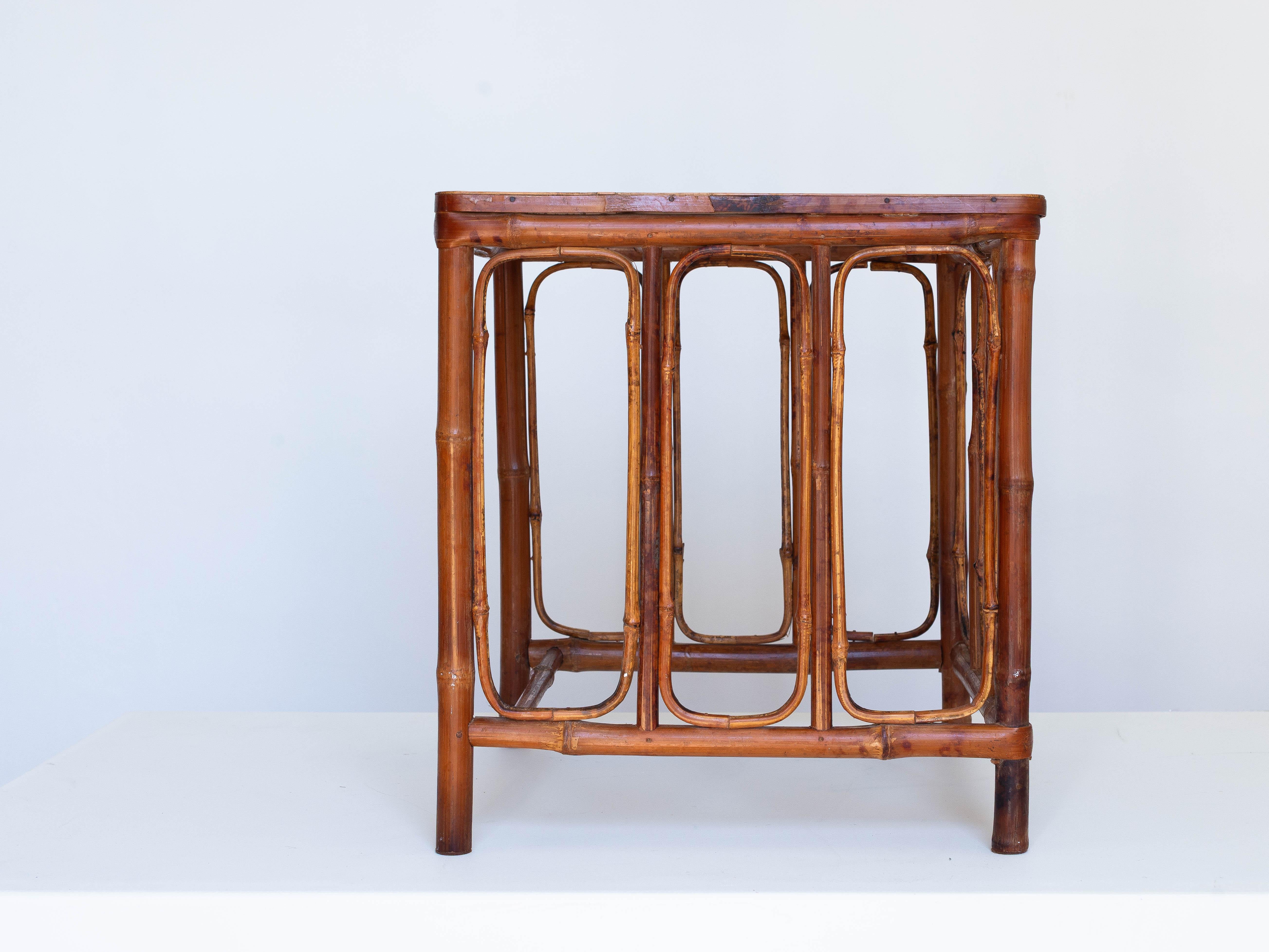 Français Table d'appoint en bambou Art Déco - Plateau incrusté de marqueterie - Circa 1930 en vente