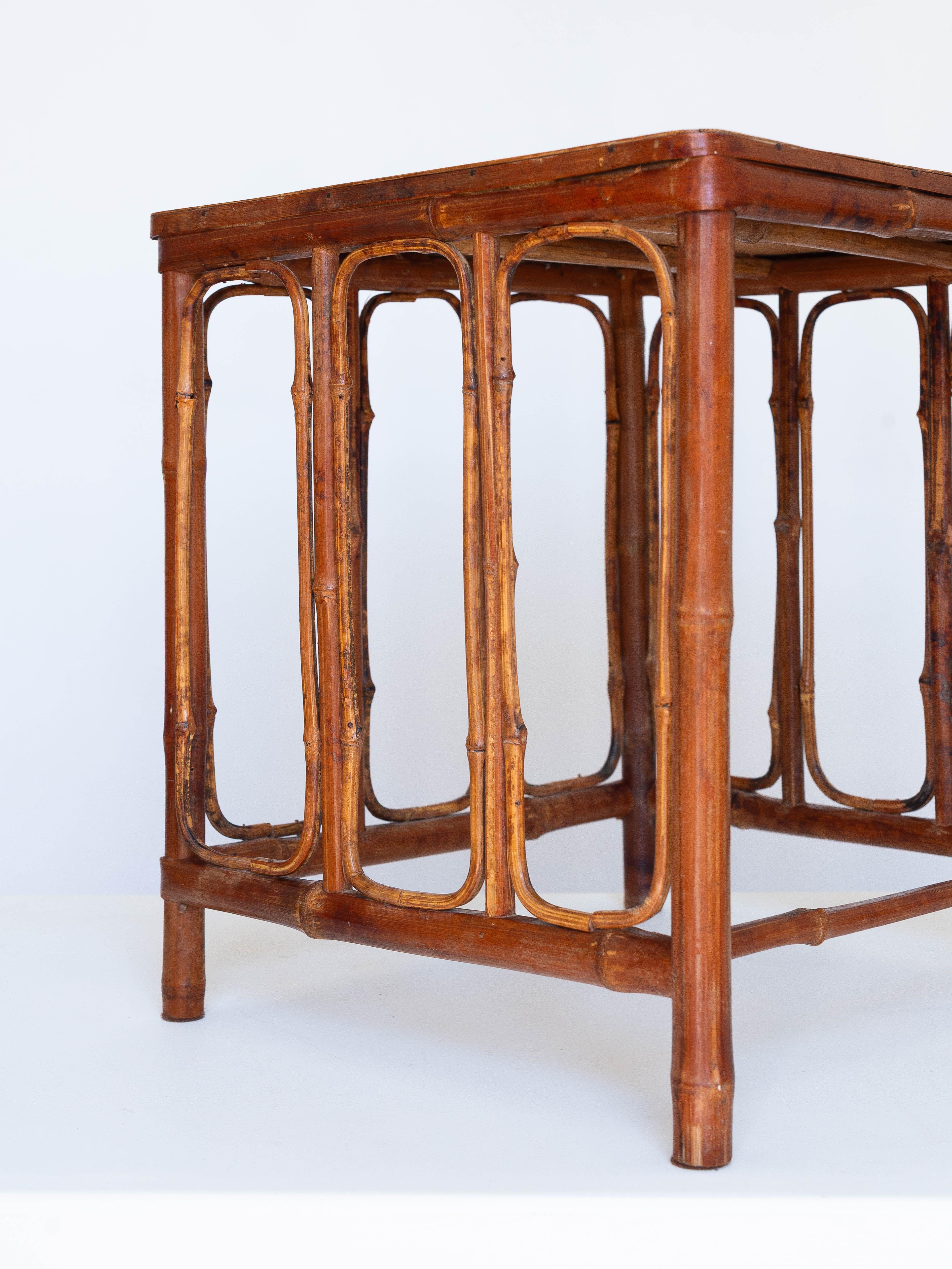 Bambou Table d'appoint en bambou Art Déco - Plateau incrusté de marqueterie - Circa 1930 en vente