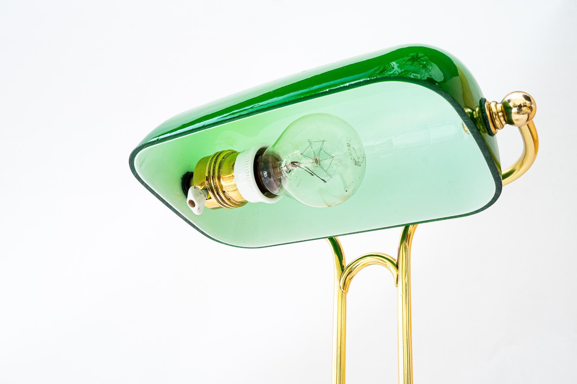 Art Deco Banker Lampe Wien um 1920er Jahre (Messing) im Angebot