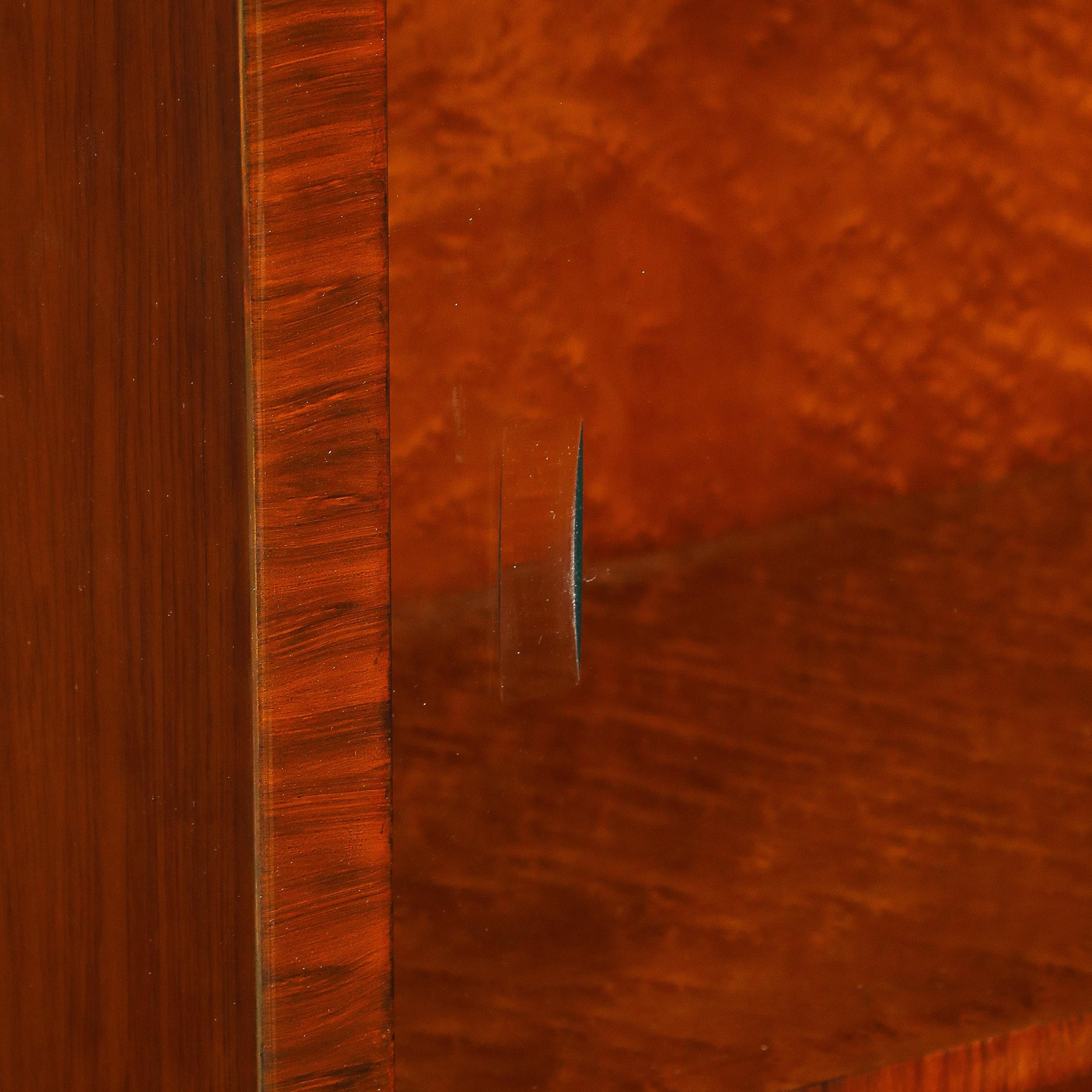 Art Deco Barschrank aus Nussbaum und Ulme mit schwarzen Lackakzenten im Angebot 1