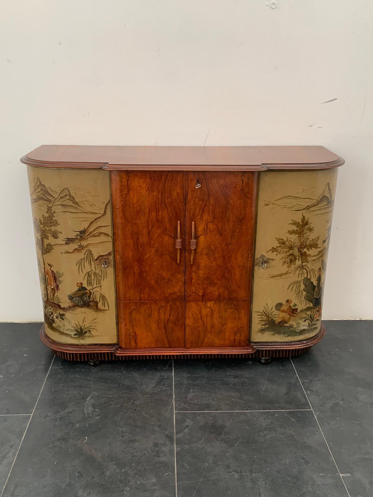 Italiano Mobile bar Art Déco in piuma di noce e lacca Chinoiserie, anni '30 in vendita