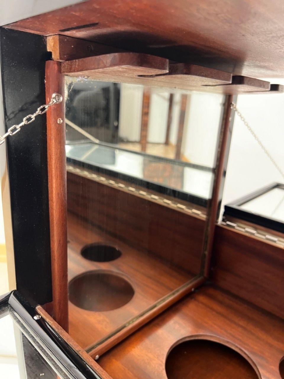 Art Deco Bar Cart, Black Lacquer, Mahogany, Mirrors, Chrome, France circa 1930 For Sale 8
