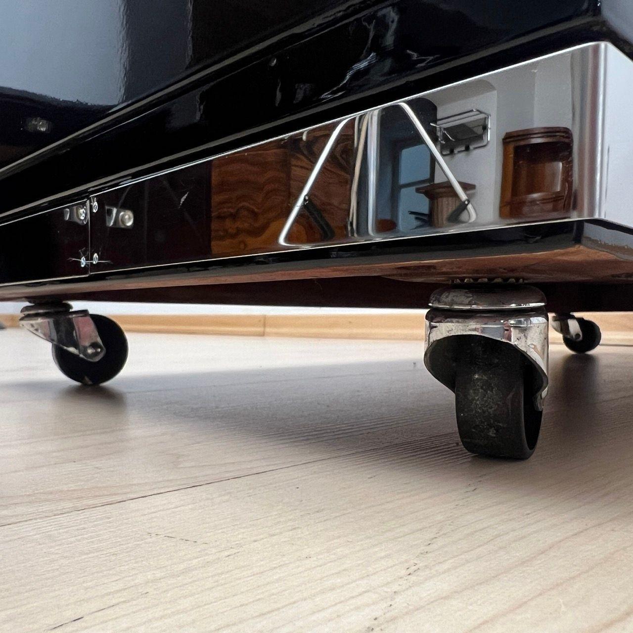 Art Deco Bar Cart, Black Lacquer, Mahogany, Mirrors, Chrome, France circa 1930 For Sale 14