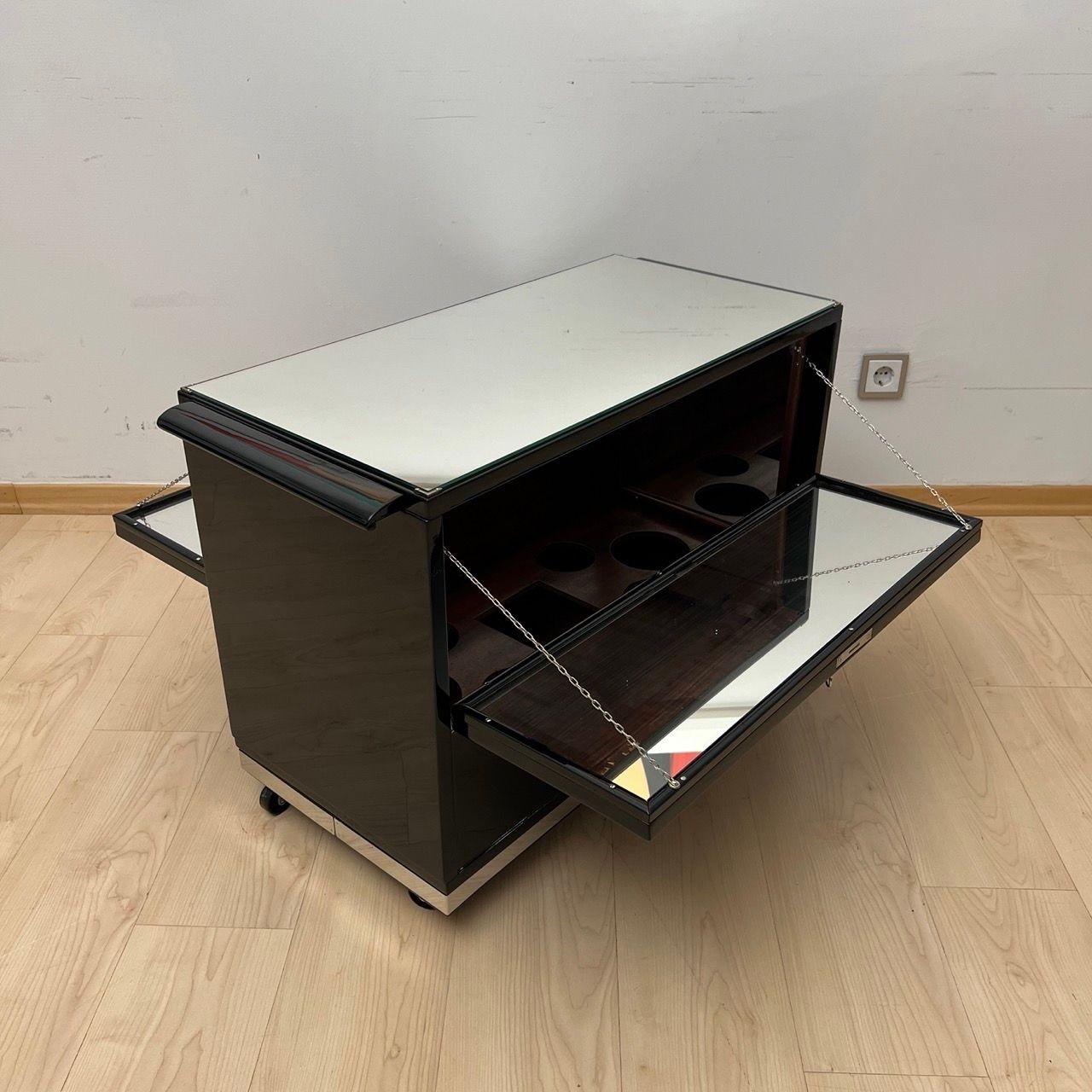 Art Deco Bar Cart, Black Lacquer, Mahogany, Mirrors, Chrome, France circa 1930 For Sale 2