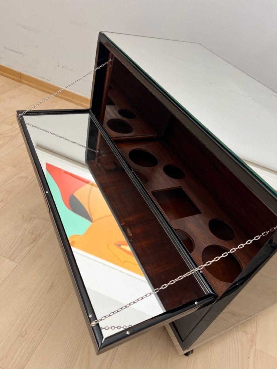 Art Deco Bar Cart, Black Lacquer, Mahogany, Mirrors, Chrome, France circa 1930 For Sale 3