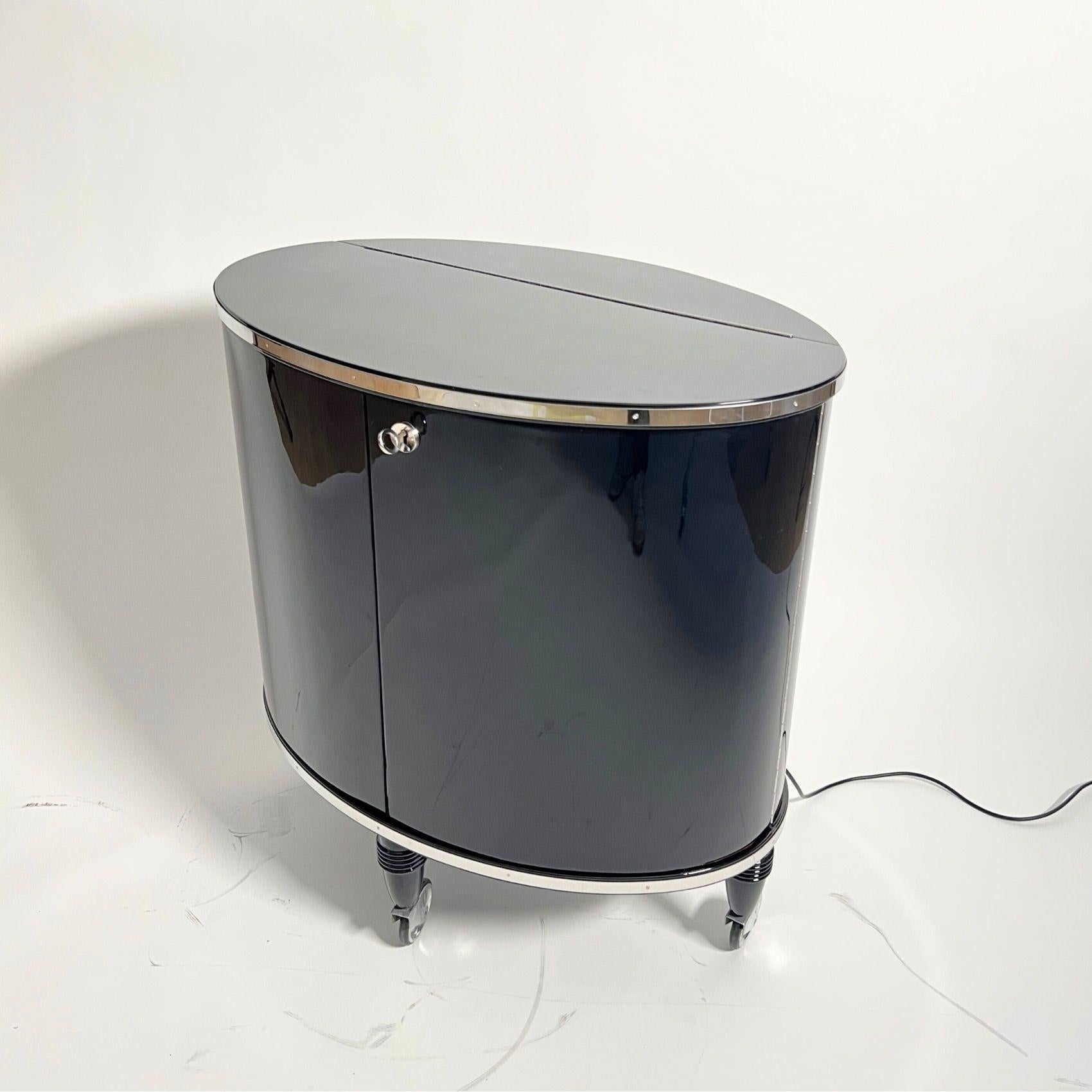 Mid-20th Century Art Deco Bar Cart, Black Lacquer, Mirrored, Lighting, France circa 1930