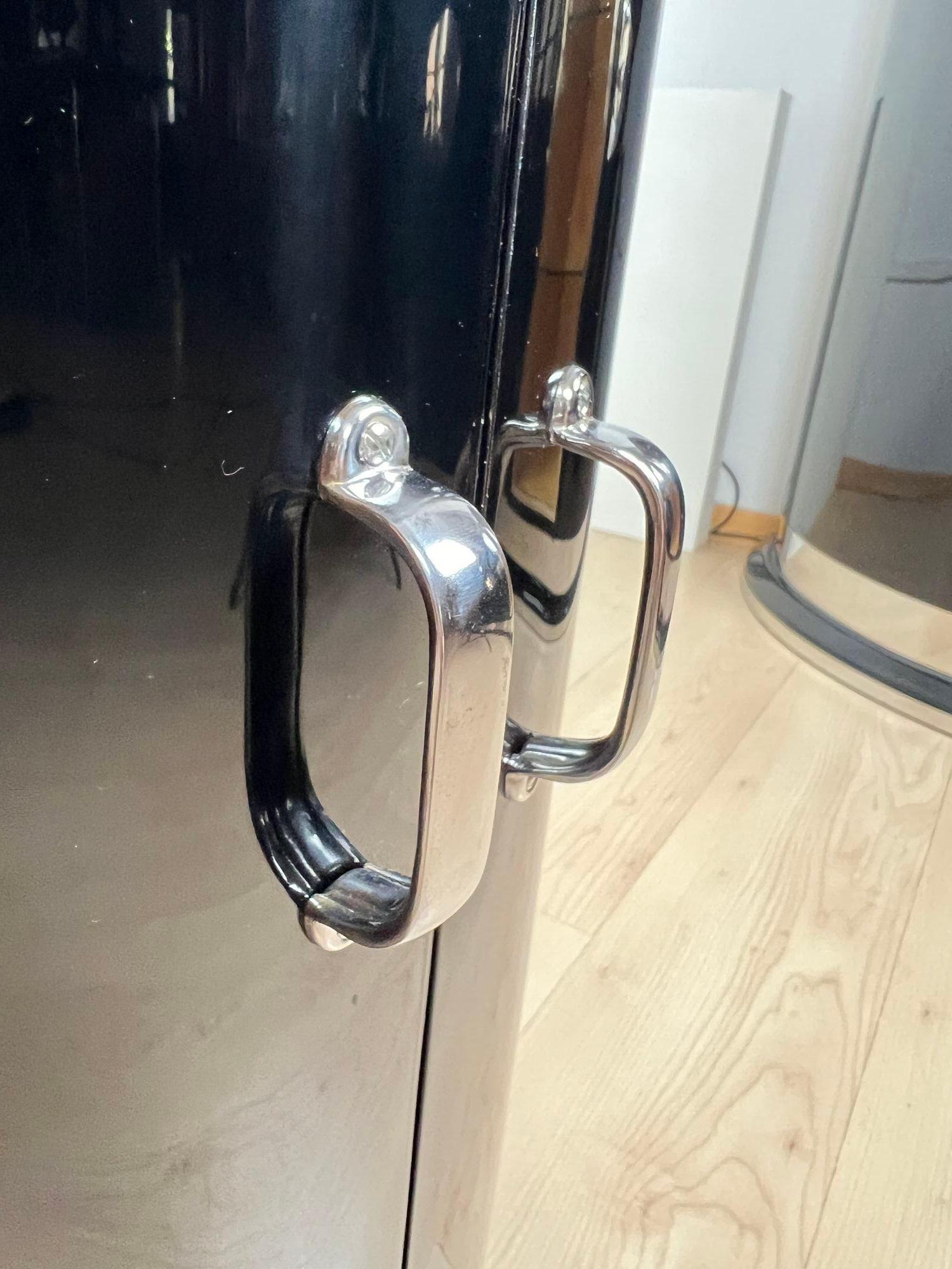 Art Deco Bar Trolley, Black Lacquer, Mahogany, Chrome, France circa 1930 4