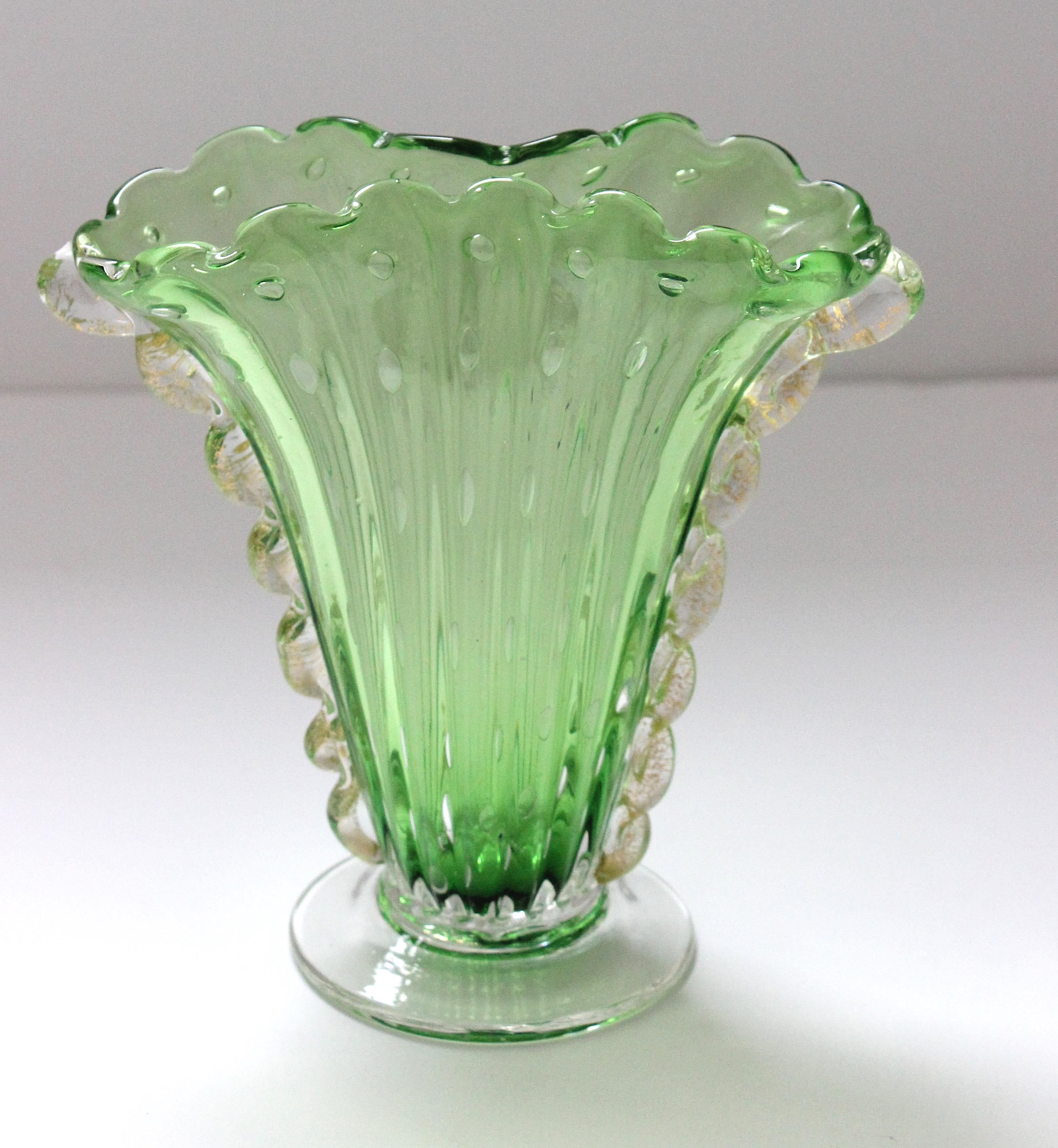 Art Deco Barovier & Toso Vase Green with Gold Inclusions In Good Condition For Sale In West Palm Beach, FL
