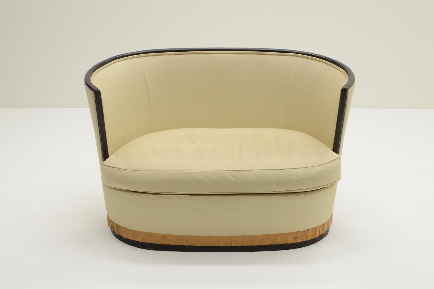Art Deco barrel chairs and sofa, France 1930s. For Sale 2